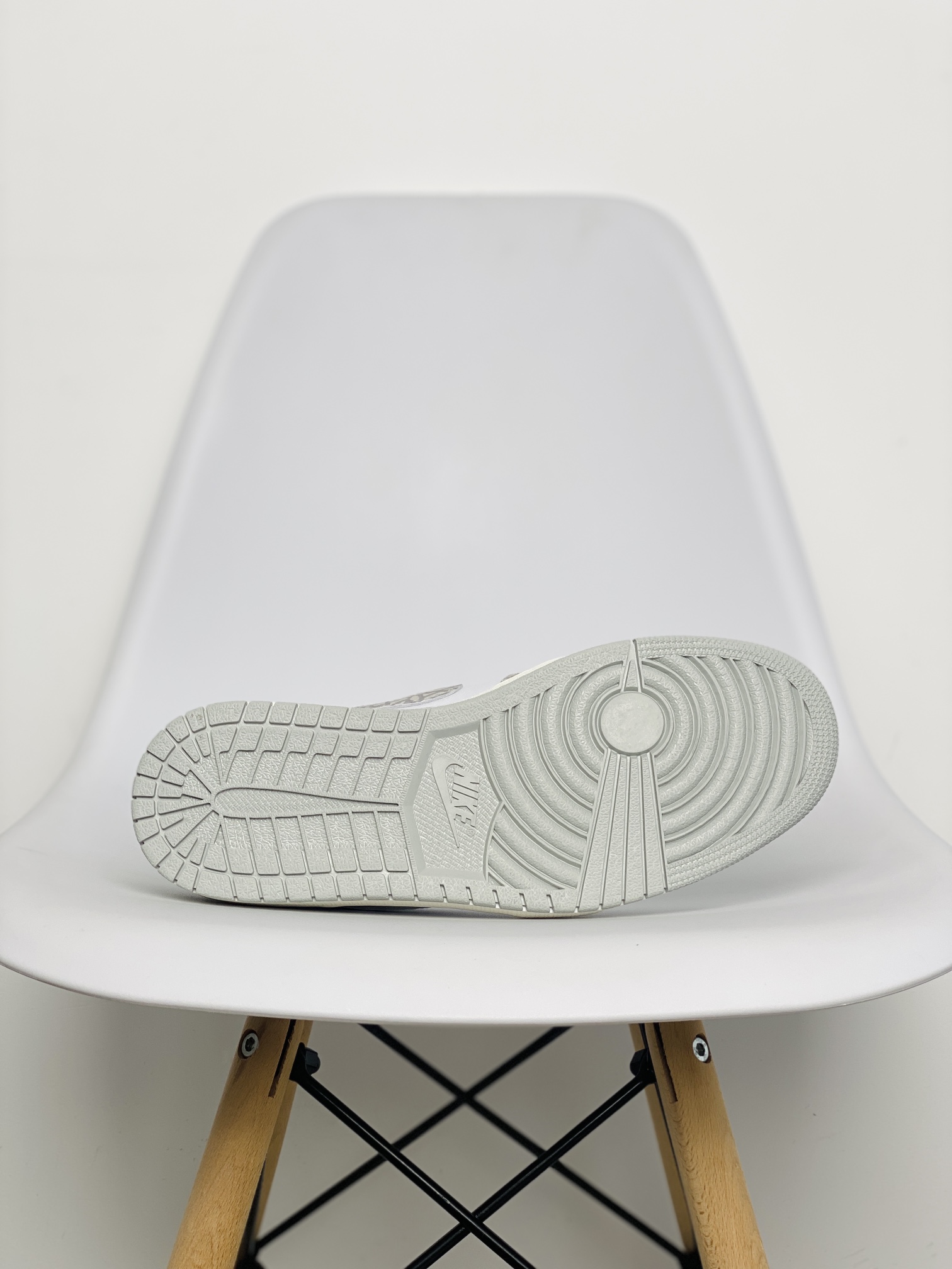 Air Jordan 1 Low AJ1 PRM Elephant Print 柏林限定 白灰 爆裂纹 低筒 休閒鞋 板鞋 男鞋 女鞋 DH4269-100