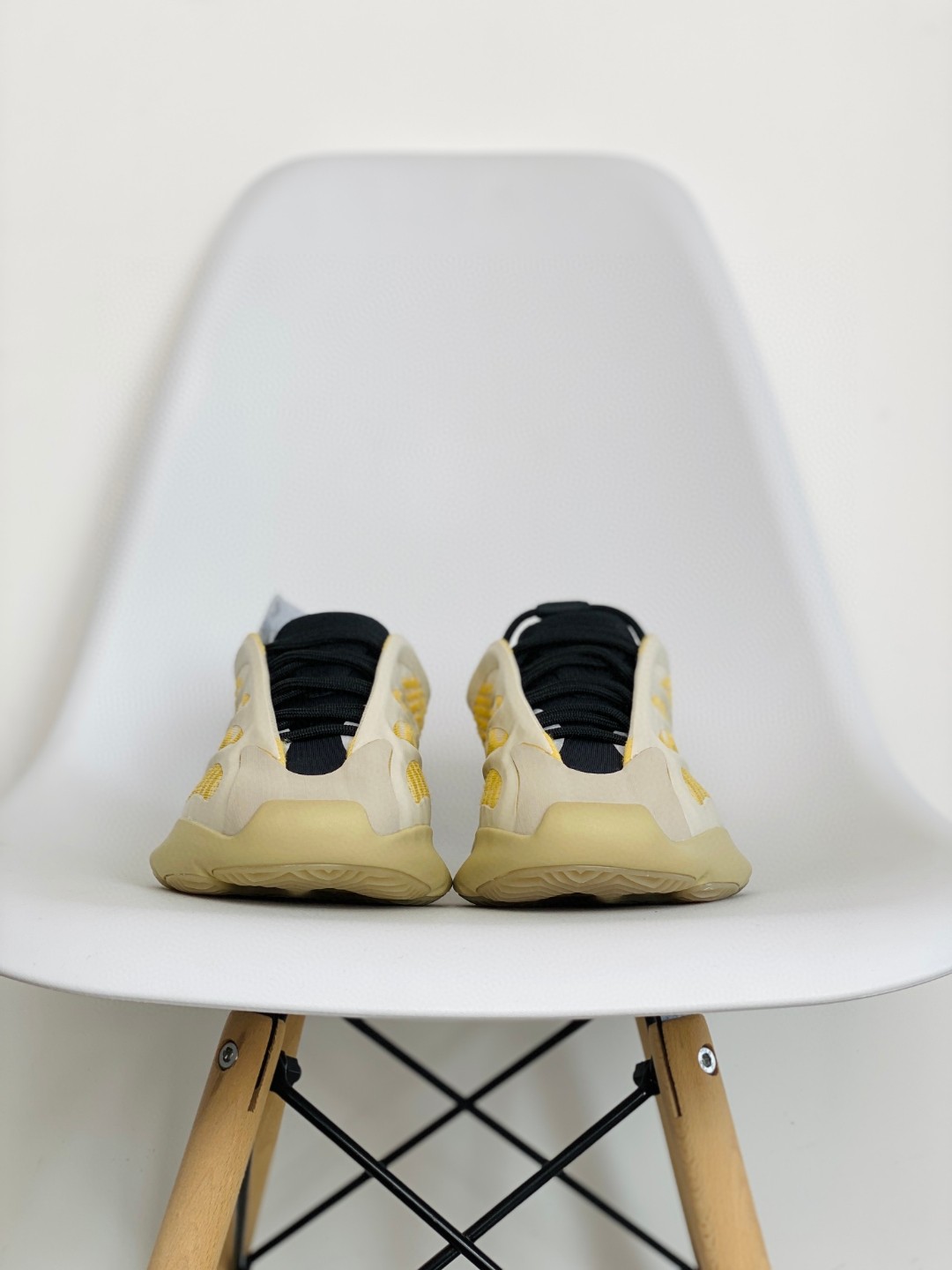 adidas originals Yeezy 700V3 Mono   Safflower 红花 白黄 低筒 休闲鞋 运动鞋 老爹鞋 男鞋 女鞋 HP5425