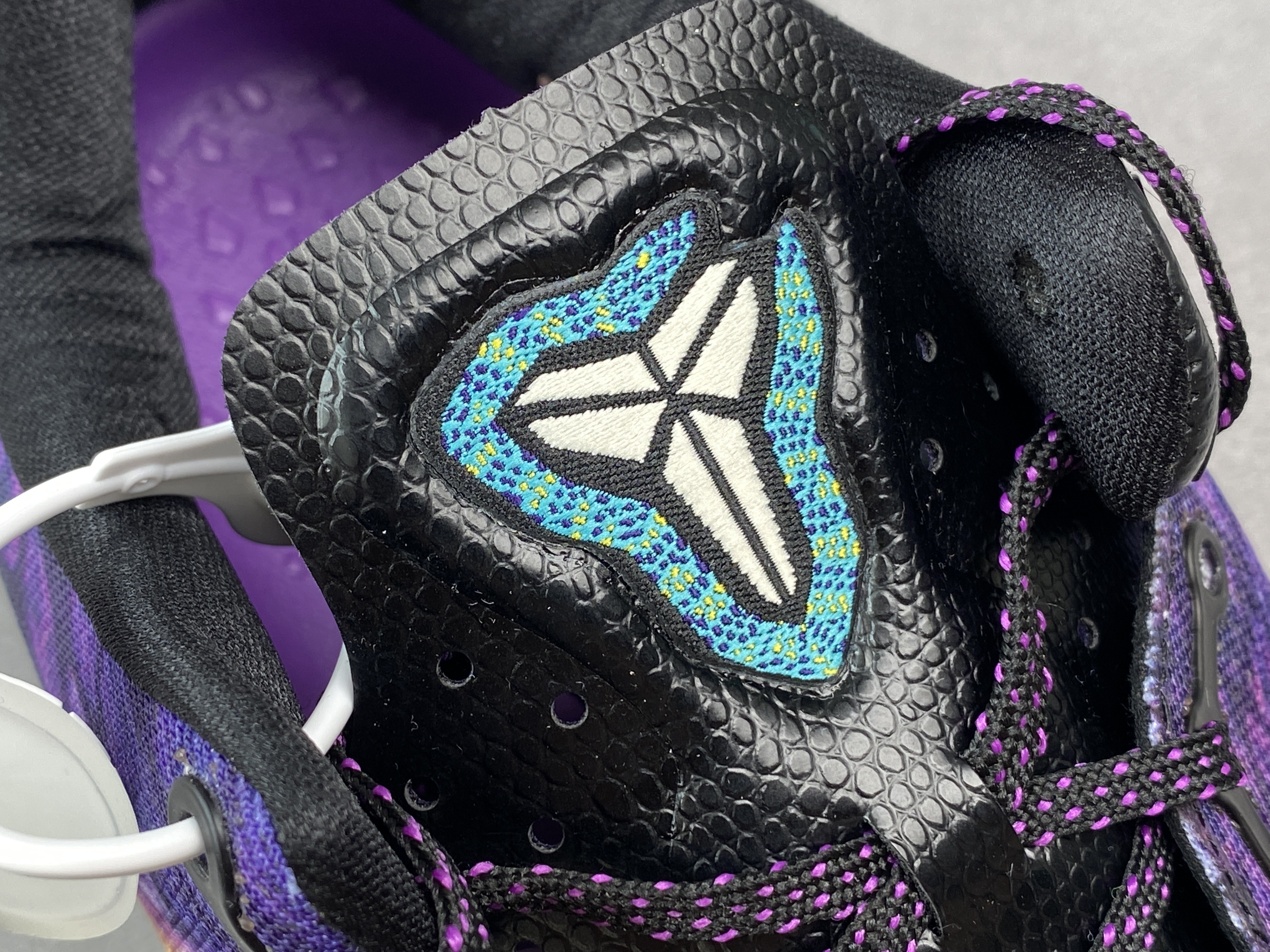 滅世純原 Kobe8 Easter 绿紫 復活節 科比8 低筒 React鞋墊 籃球鞋 實戰鞋 球鞋 男鞋 555035-302