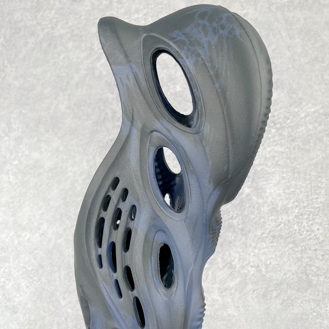 adidas originals Yeezy Foam Runner Mineral Blue 矿物蓝 午夜蓝 运动凉鞋 洞洞鞋 拖鞋 室内室外拖 男鞋 女鞋  GV7903