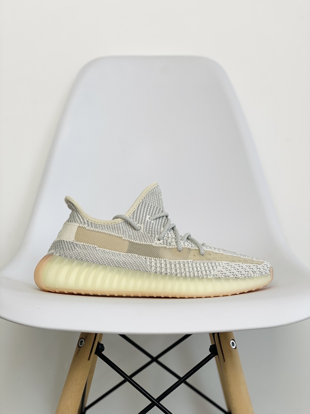 adidas originals Yeezy Boost 350 V2 Lundmark 芝麻白 低筒 休闲鞋 运动鞋 男鞋 女鞋  FU9161