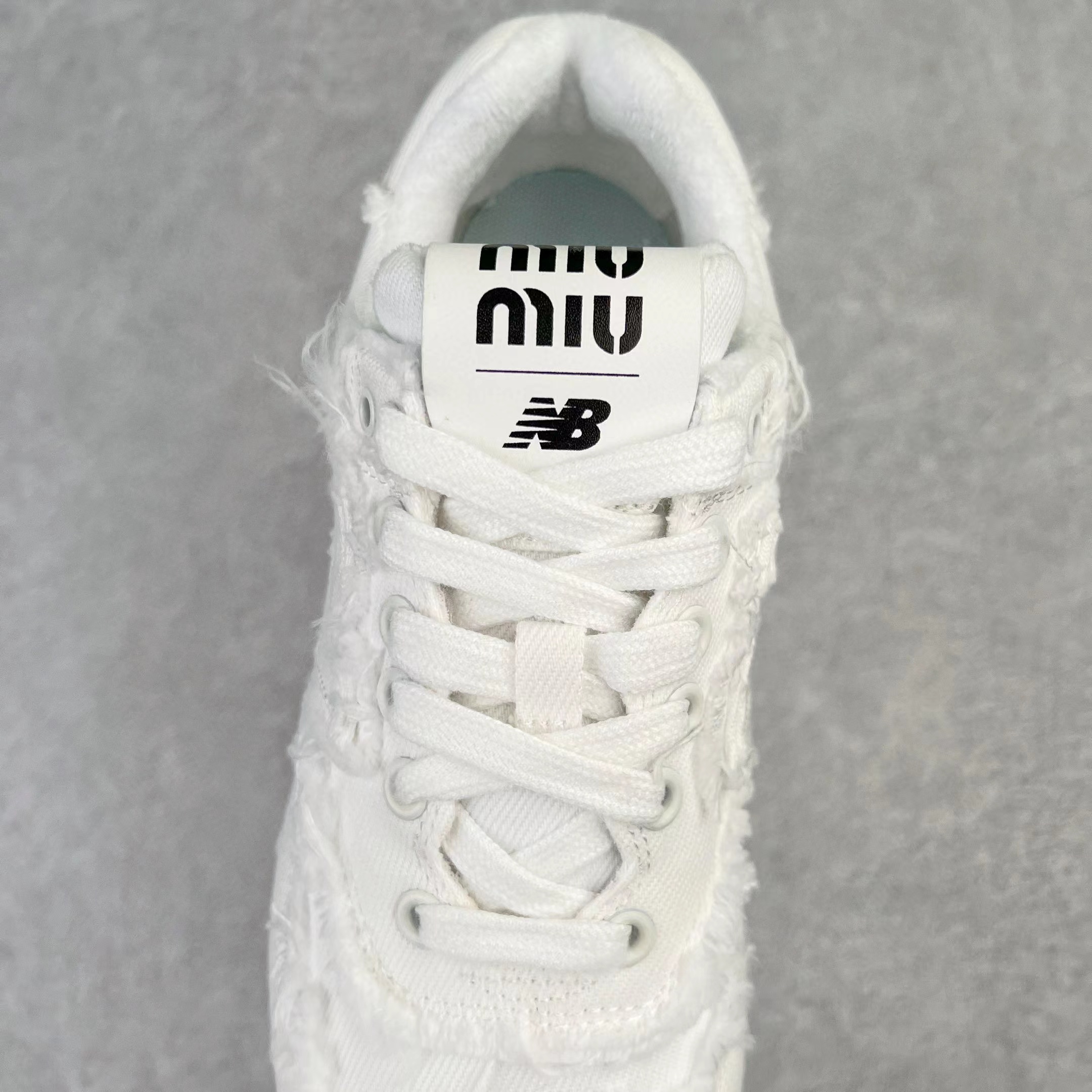 MiuMiu New Balance NB574 白色 低筒 联名 复古慢跑鞋 男鞋 女鞋 休闲鞋 板鞋 5E765D_CSL_F0009_015