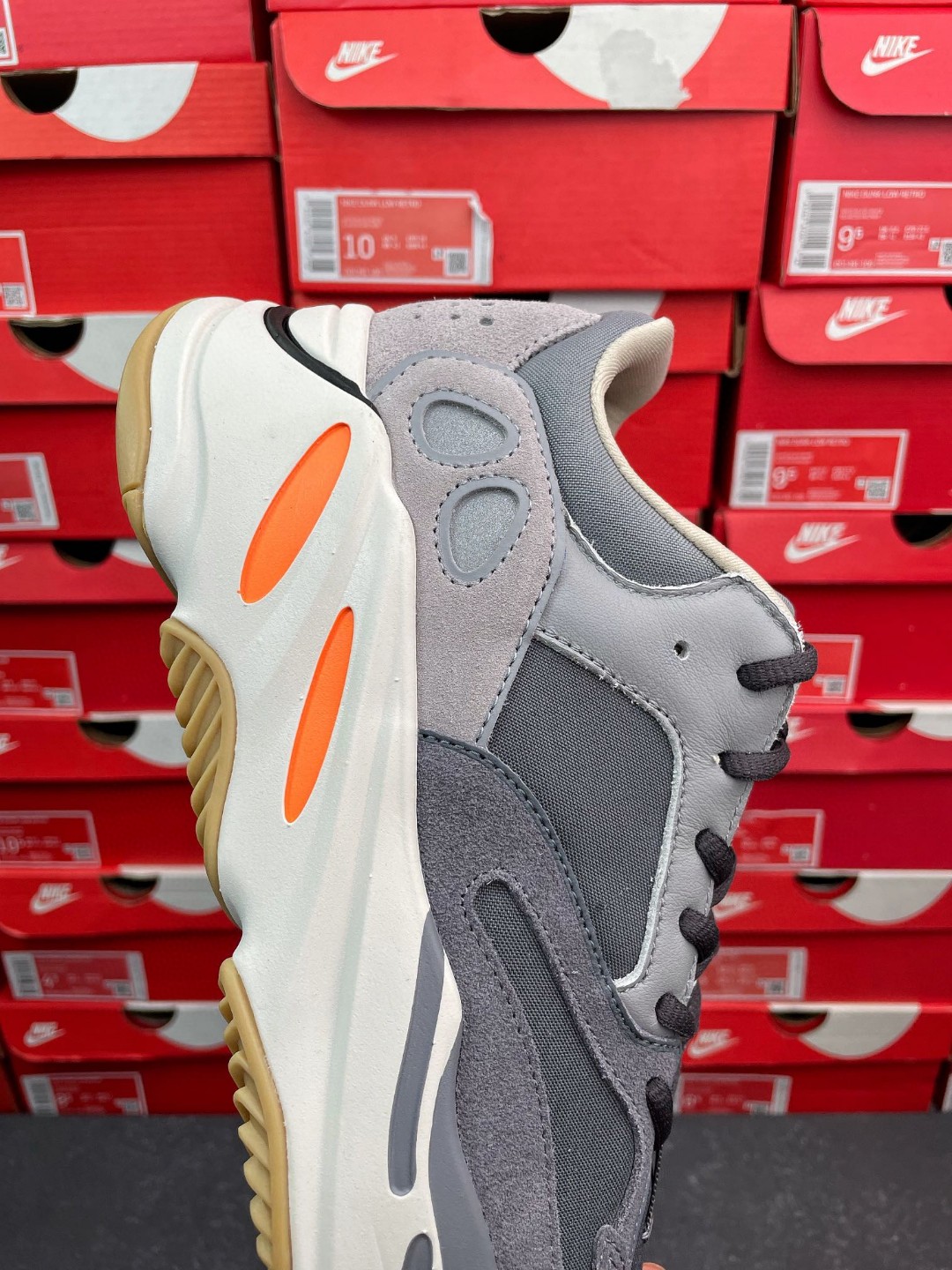 adidas originals Yeezy Boost 700  Magnet 水泥灰 低筒 休闲鞋 运动鞋 老爹鞋 男鞋 女鞋 FV9922