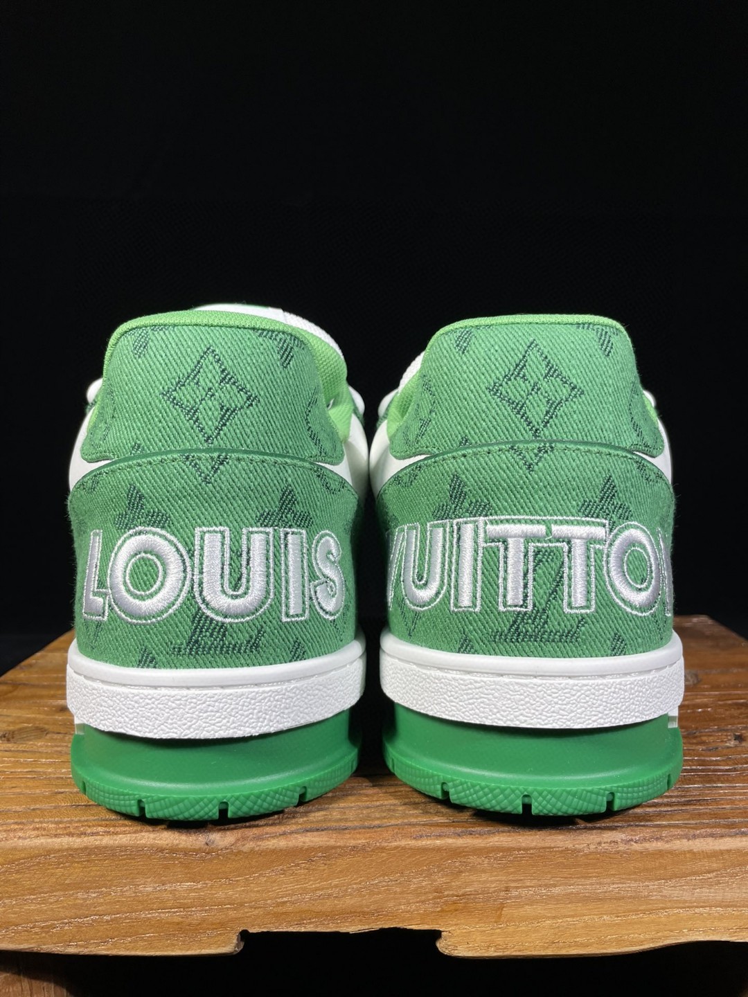 Louis Vuitton 路易威登 Trainer 魔术贴 白绿 低筒 休闲鞋 板鞋 运动鞋 男鞋 女鞋 