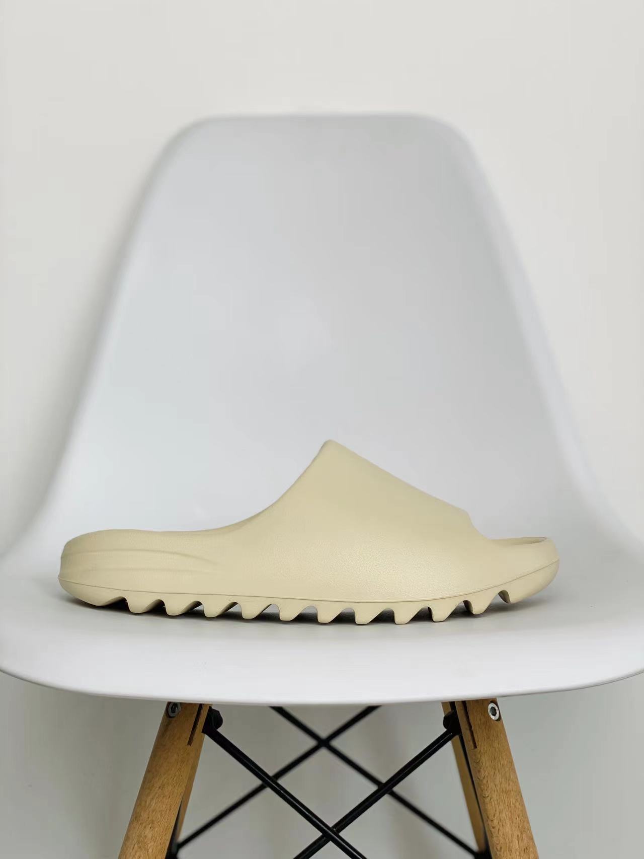 originals Yeezy Slide Bone 雾面骨白 磨砂质感  室外 室内拖鞋 沙滩鞋 男鞋 女鞋 FZ5897