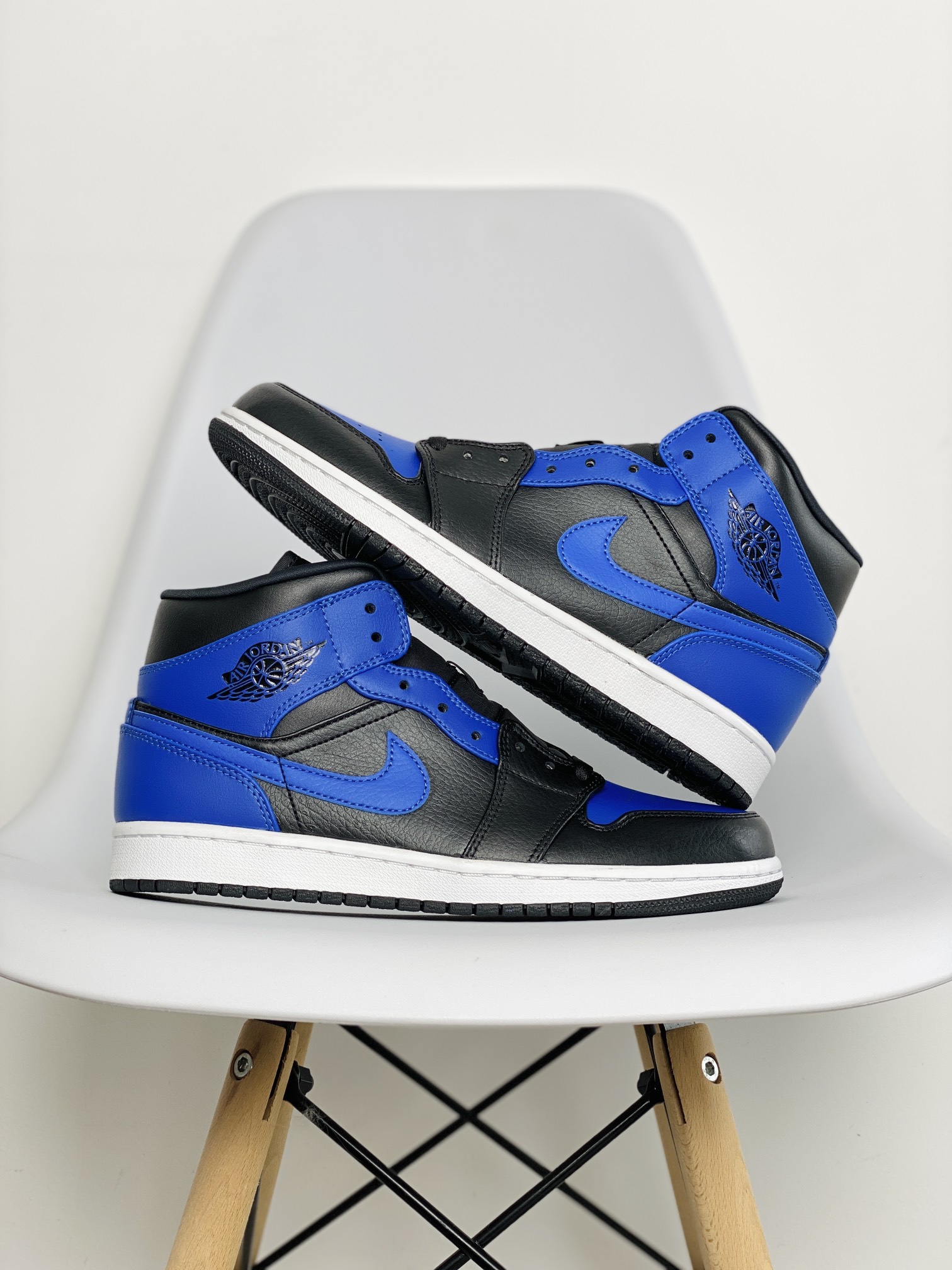 Air Jordan 1 Mid AJ1 Hyper Royal 皇家藍 休闲鞋 女鞋 男鞋 情侣鞋 板鞋  554724-077