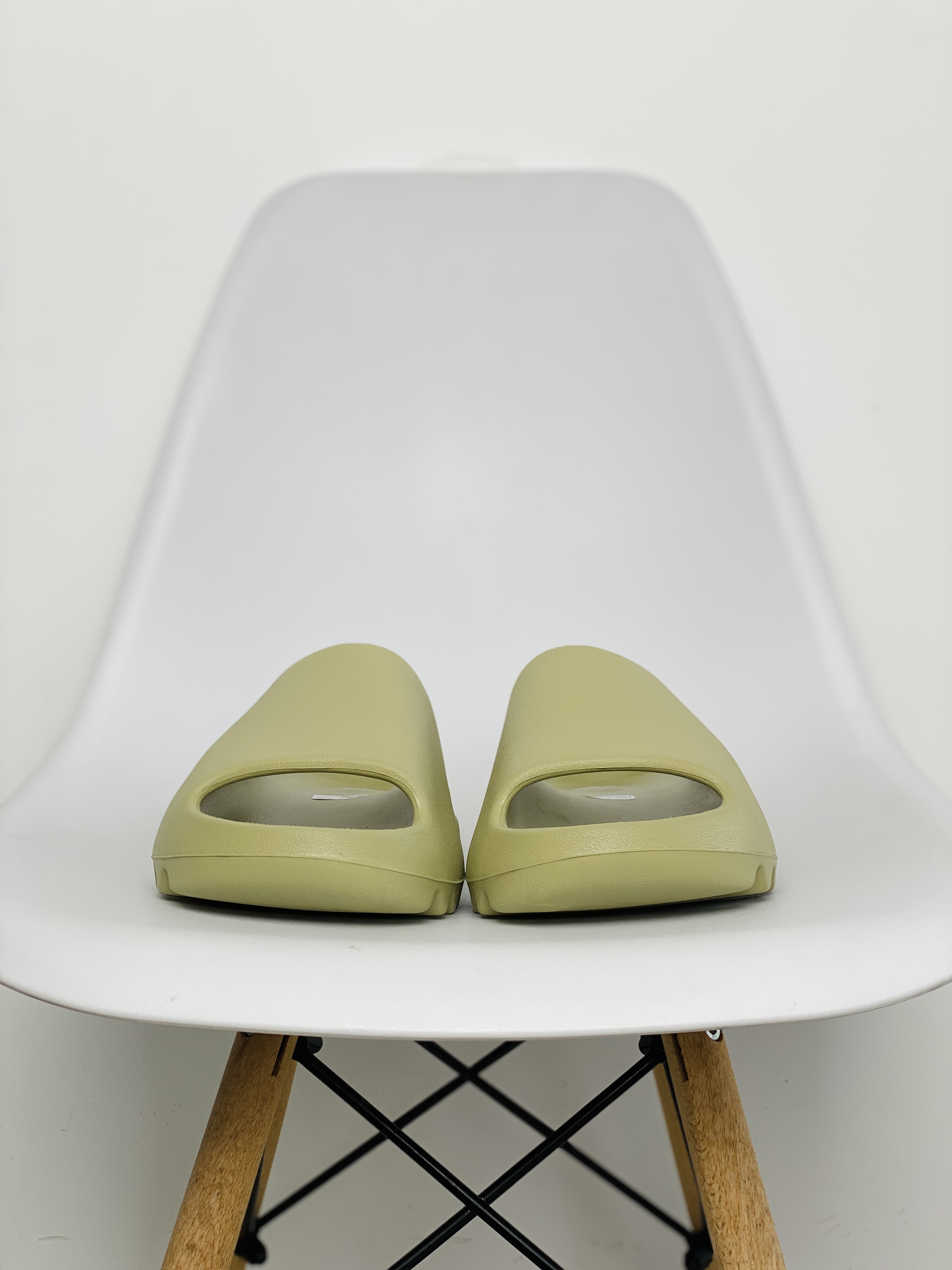 originals Yeezy Slide Resin 雾面豆绿 室外 室内拖鞋 沙滩鞋 男鞋 女鞋  FZ5904