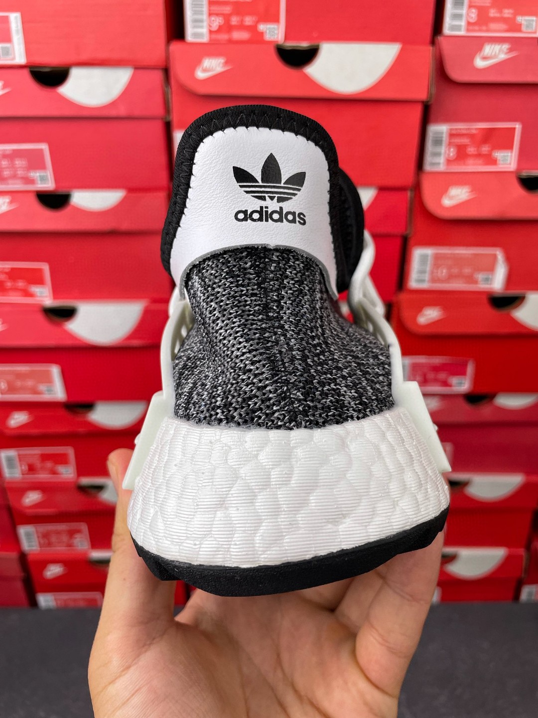 Pharrell Williams x adidas originals NMD HU Human Race Oreo 菲董联名 黑白 低筒 运动鞋 休闲鞋 男鞋女鞋 AC7359