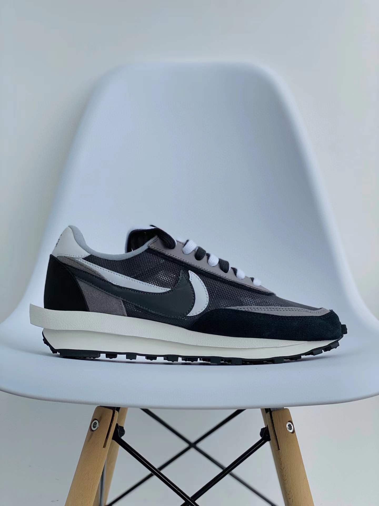 sacai  LVD 黑色 低筒 双勾 华夫 复古时鞋 休闲鞋 透气网面 运动鞋 男鞋厚底 女鞋增高BV0093-001