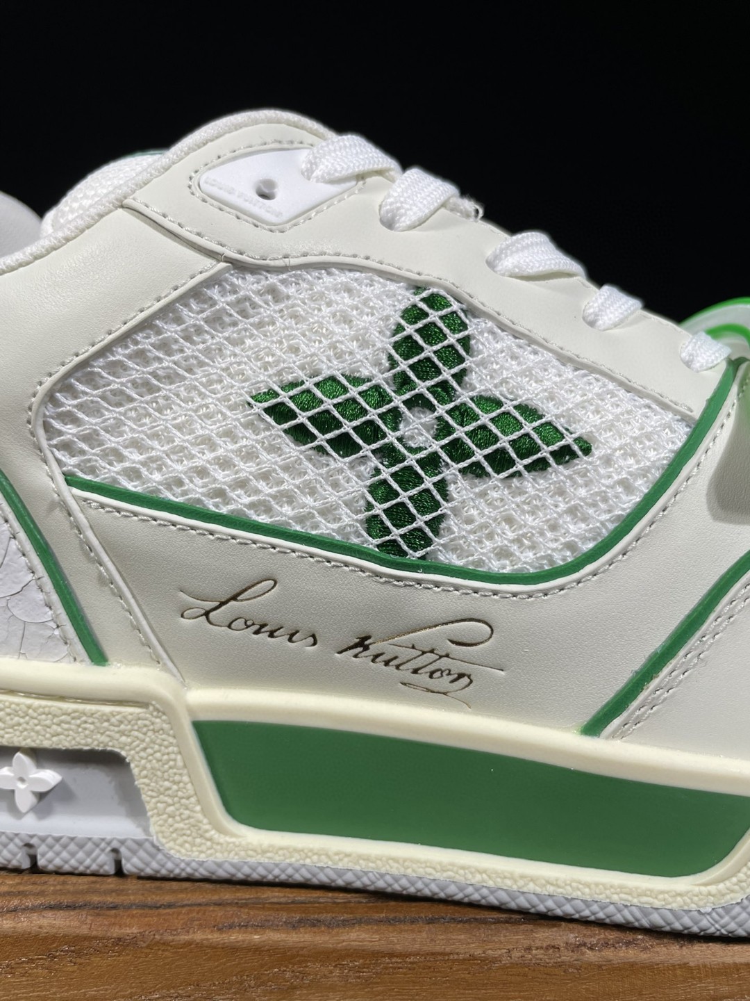 Louis Vuitton 路易威登 Trainer 魔术贴 白绿 低筒 休闲鞋 板鞋 运动鞋 男鞋 女鞋 1A98UX