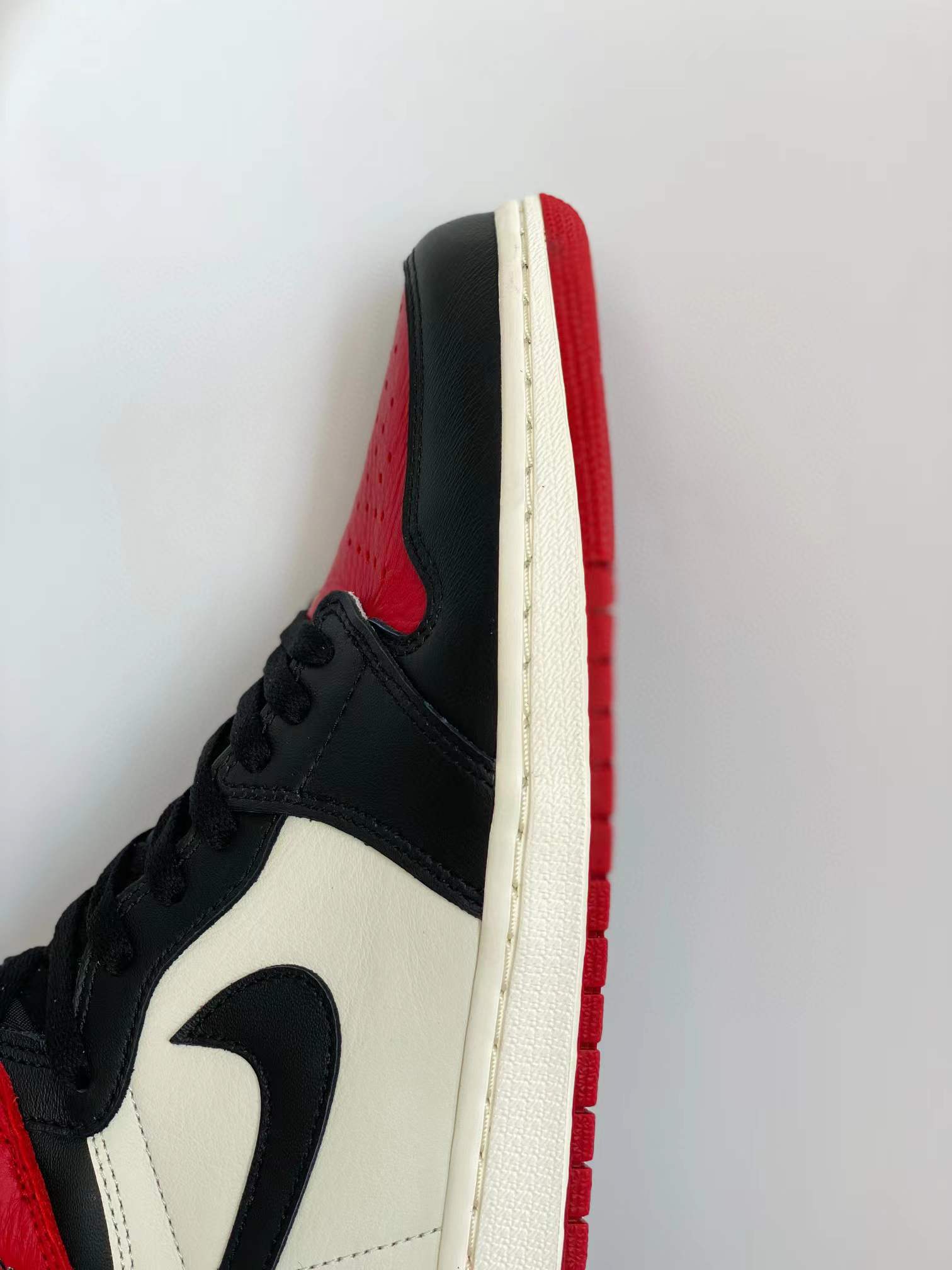 Air Jordan 1 AJ1 Retro Bred Toe 黑紅腳趾 篮球鞋 高筒 休闲鞋 男鞋 板鞋  555088-610