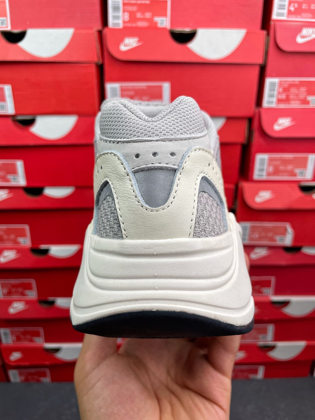 adidas originals Yeezy Boost 700V2 Static 灰白 低筒 休闲鞋 运动鞋 老爹鞋 男鞋 女鞋 EF2829