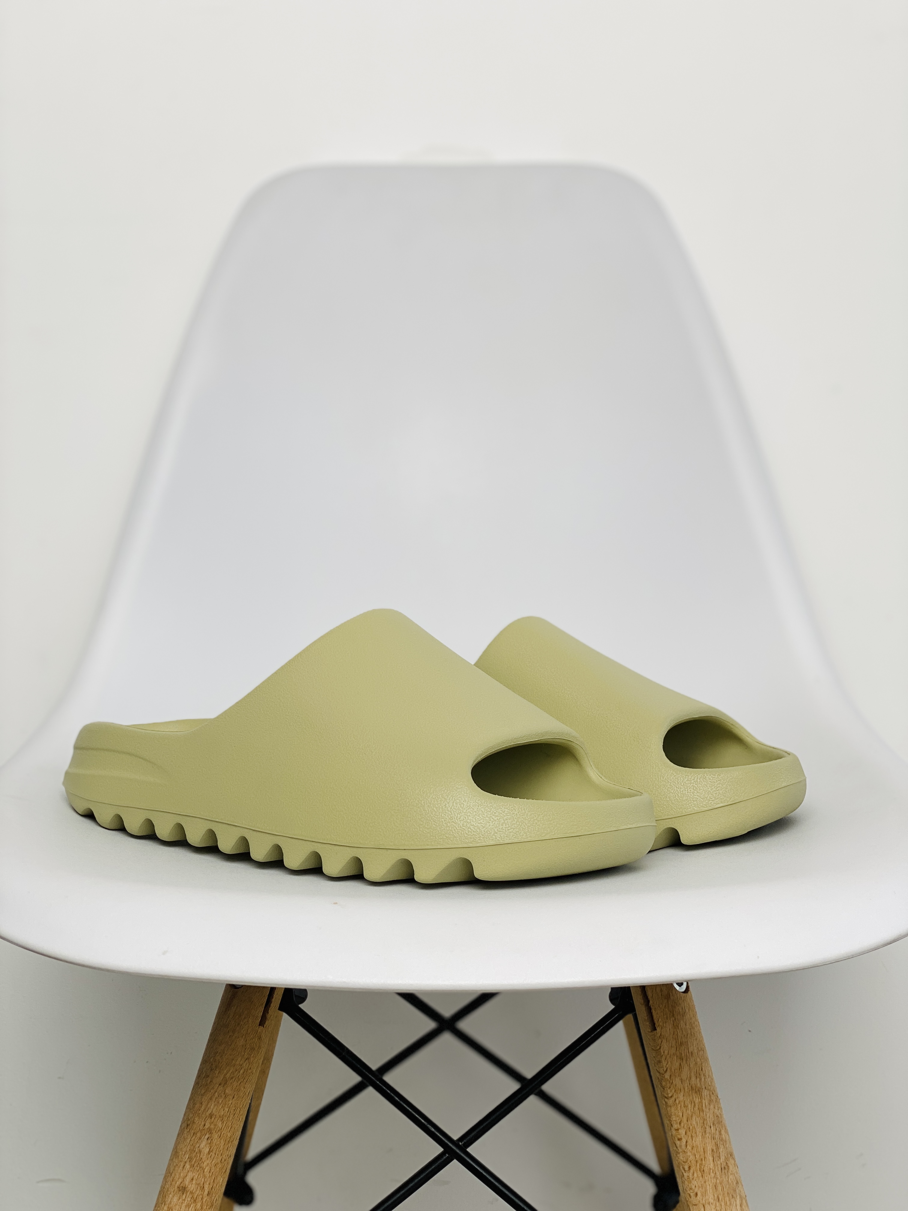 originals Yeezy Slide Resin 雾面豆绿 室外 室内拖鞋 沙滩鞋 男鞋 女鞋  FZ5904
