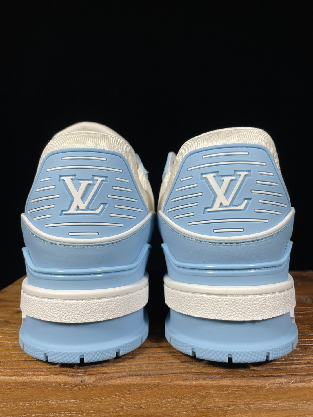 Louis Vuitton 路易威登 Trainer 白蓝 低筒 休闲鞋 板鞋 运动鞋 男鞋 女鞋 