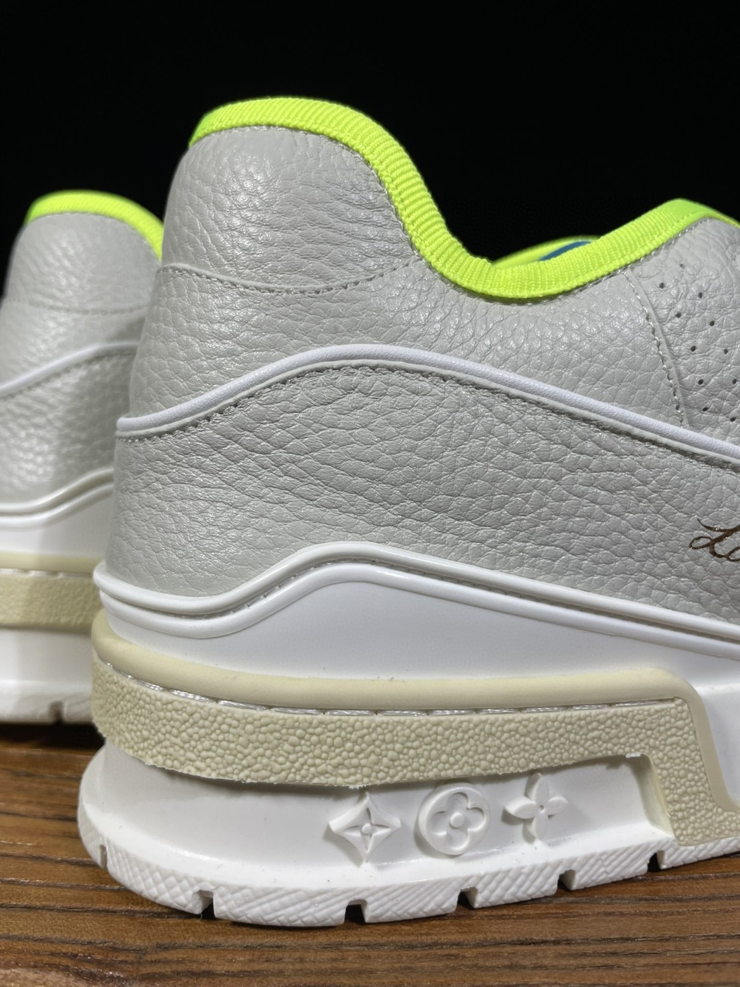 Louis Vuitton 路易威登 Trainer Upcycled 灰橙 巴黎限定 休闲鞋 板鞋 运动鞋 男鞋 女鞋 1A8W9W