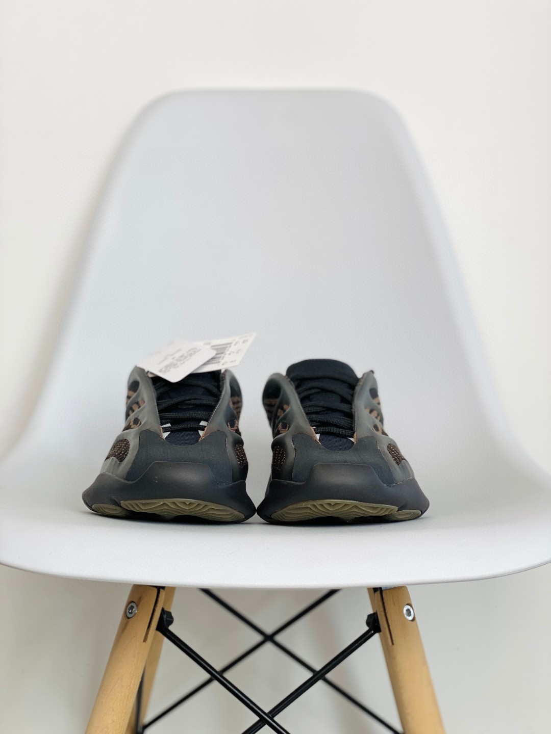 adidas Yeezy 700V3 Clay Brown 黑铜 低筒 休闲鞋 运动鞋 老爹鞋 男鞋 女鞋 GY0189