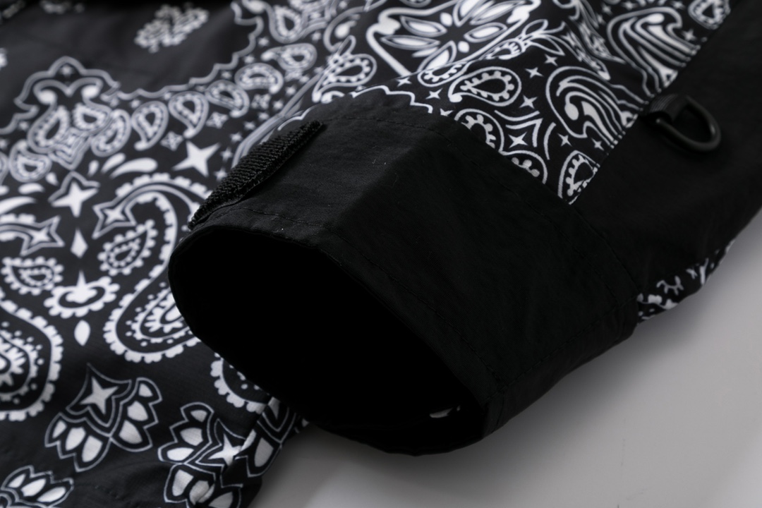 Supreme The North Face 14FW Bandana Mountain Jacket  Black 聯名款 黑色 變形蟲 腰果花 连帽冲锋衣 夾克 防水 防風 外套 男款 女款 SUP-FW14-636