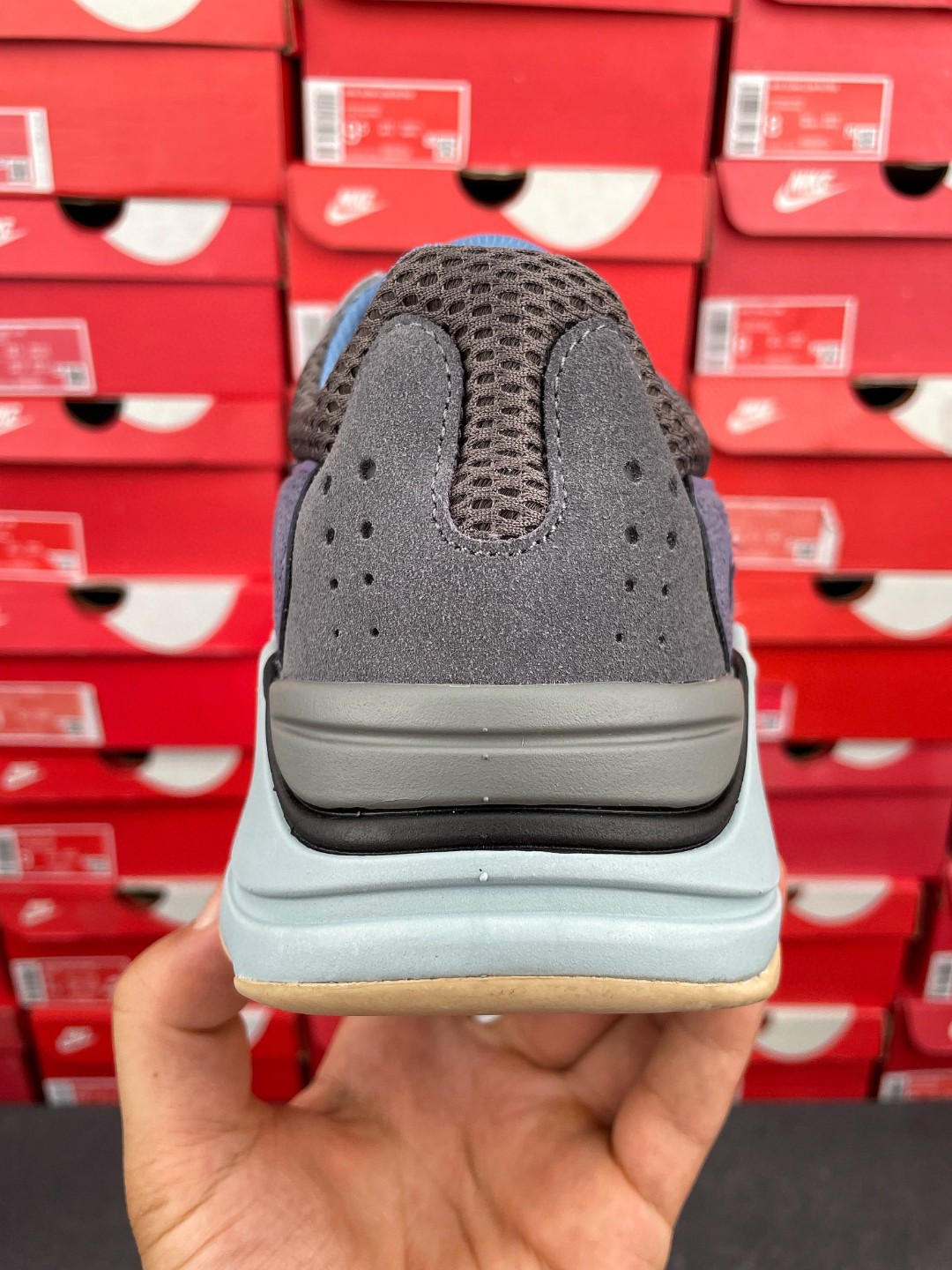 adidas originals Yeezy Boost 700 Carbon Blue 碳蓝 低筒 休闲鞋 运动鞋 老爹鞋 男鞋 女鞋 FW2498