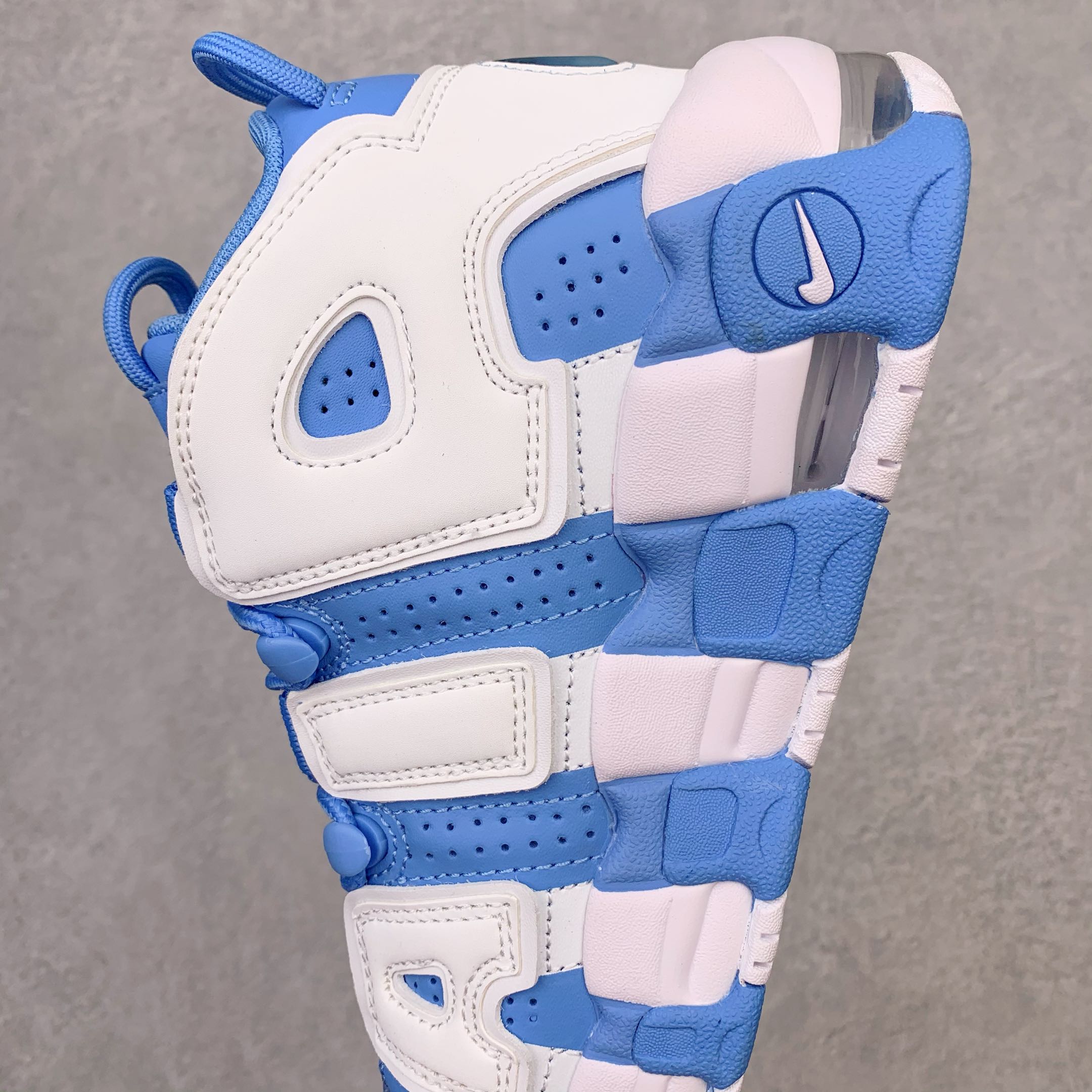 Air More Uptempo University Blue 大学蓝  男鞋 女鞋 休闲鞋 板鞋 篮球鞋   921948-401