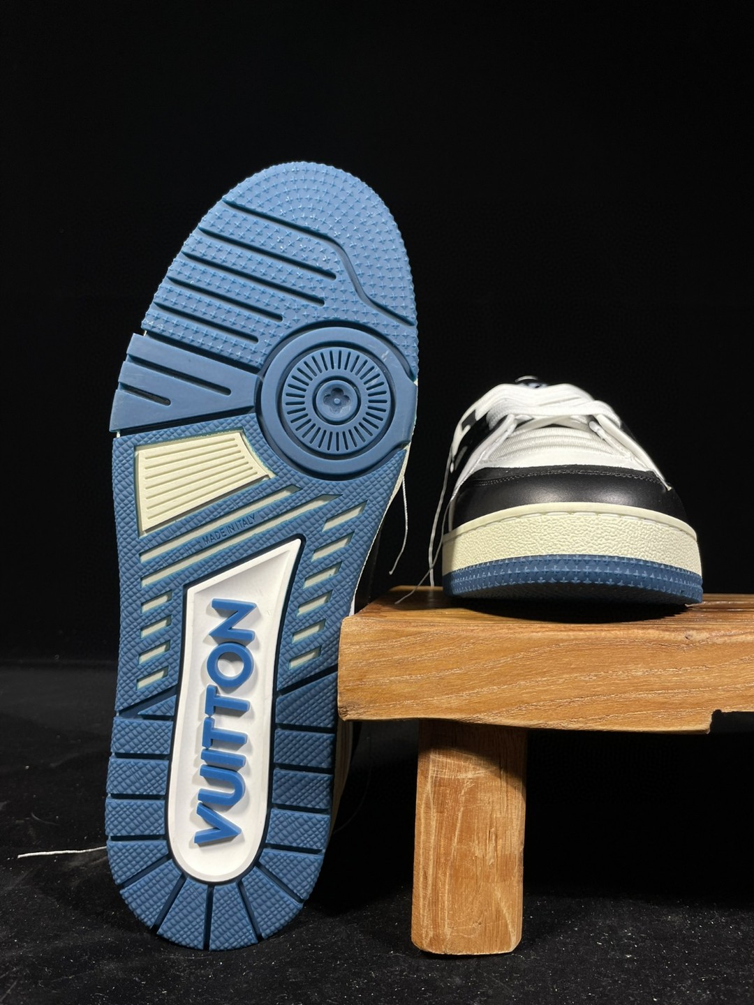 Louis Vuitton 路易威登 Trainer 蓝黑 低筒 休闲鞋 板鞋 运动鞋 男鞋 女鞋 1A8Q7L