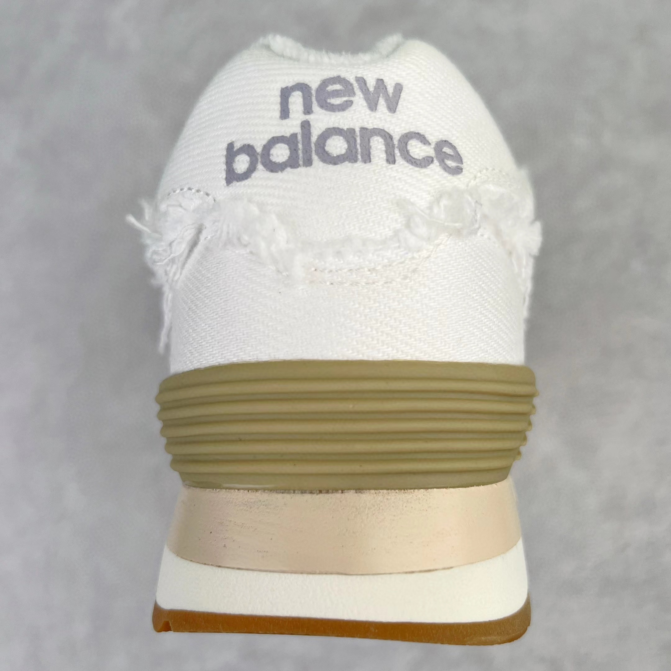 MiuMiu New Balance NB574 白色 低筒 联名 复古慢跑鞋 男鞋 女鞋 休闲鞋 板鞋 5E765D_CSL_F0009_015