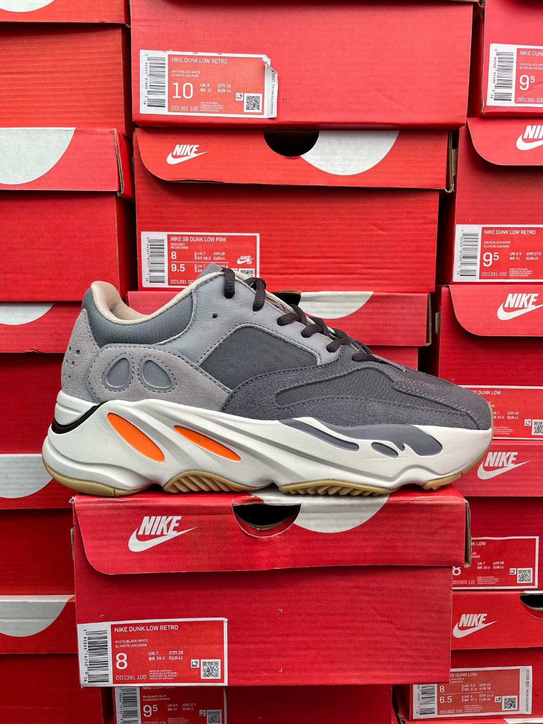 adidas originals Yeezy Boost 700  Magnet 水泥灰 低筒 休闲鞋 运动鞋 老爹鞋 男鞋 女鞋 FV9922