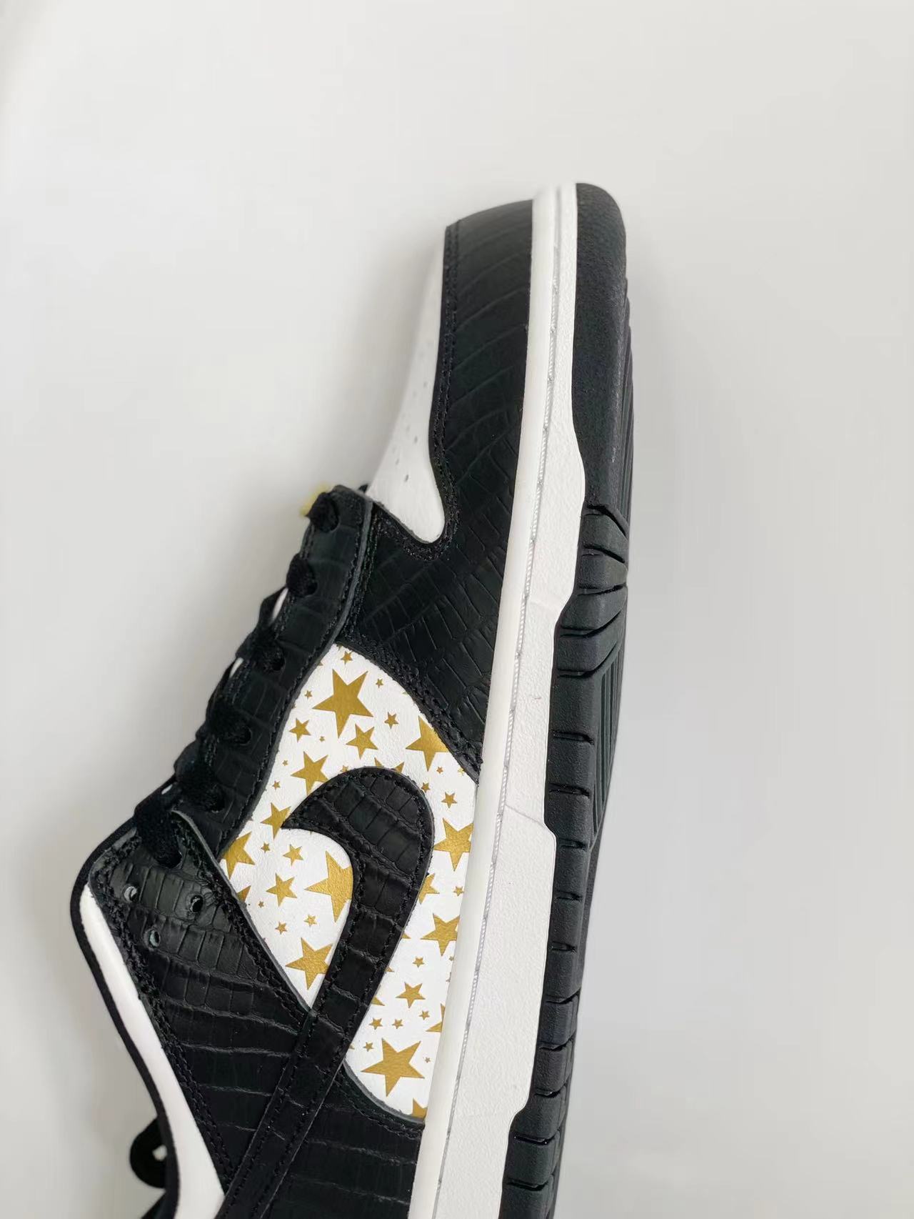  Supreme x SB Dunk Low Black Stars 联名 白金黑 低筒 复古板鞋 休闲鞋 男鞋 女鞋 DH3228-102