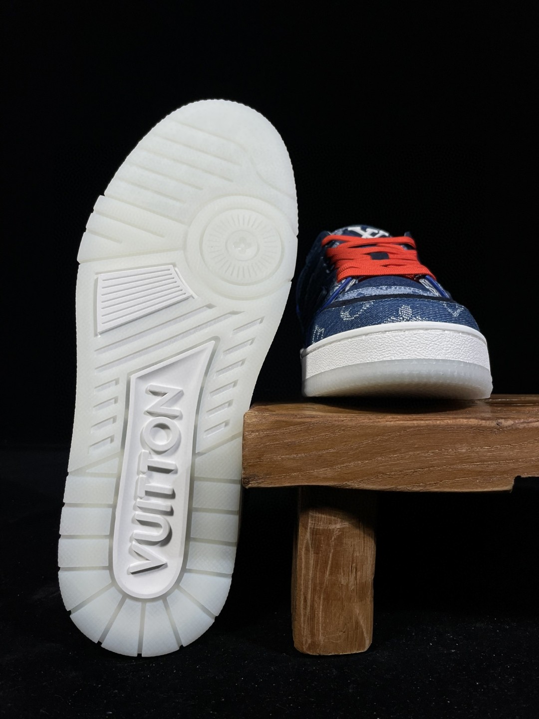 Louis Vuitton 路易威登 Trainer 中国限定 牛仔蓝红 低筒 休闲鞋 板鞋 男鞋 女鞋 1A8TSK