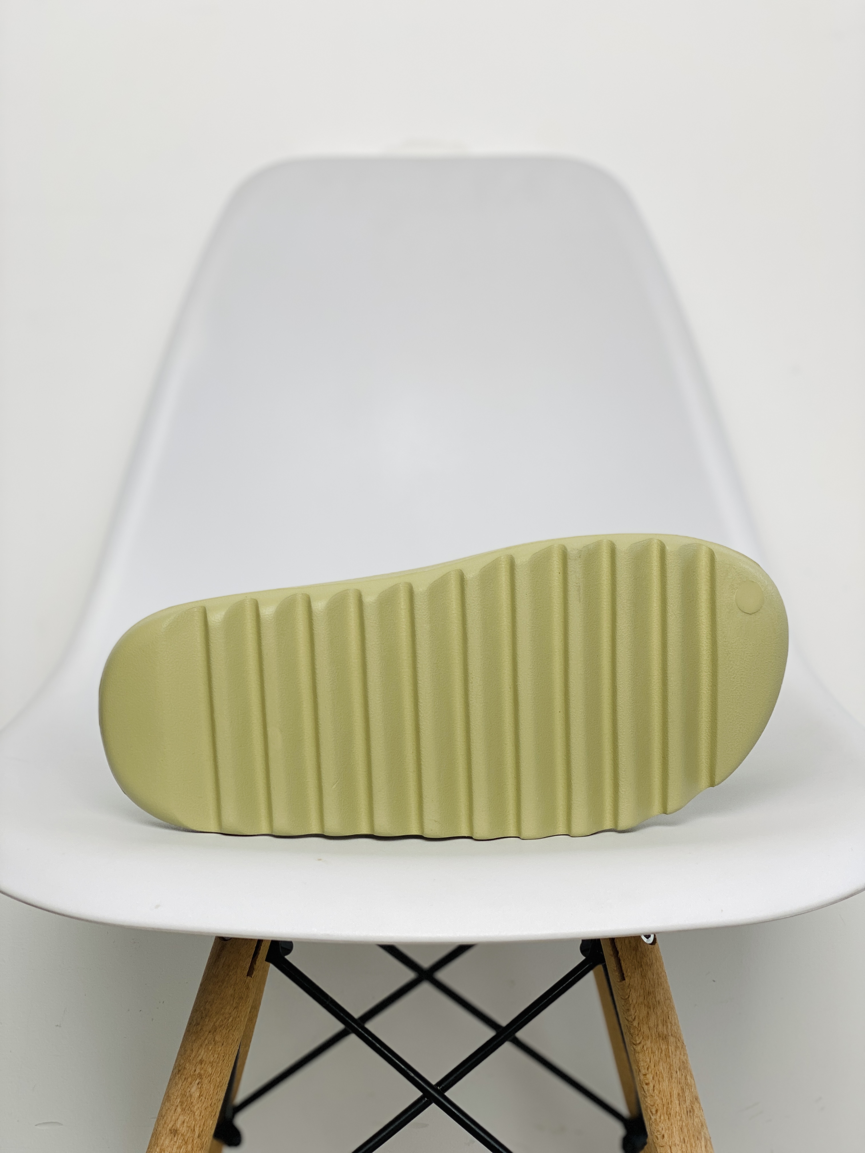 originals Yeezy Slide Resin 雾面豆绿 室外 室内拖鞋 沙滩鞋 男鞋 女鞋  FZ5904