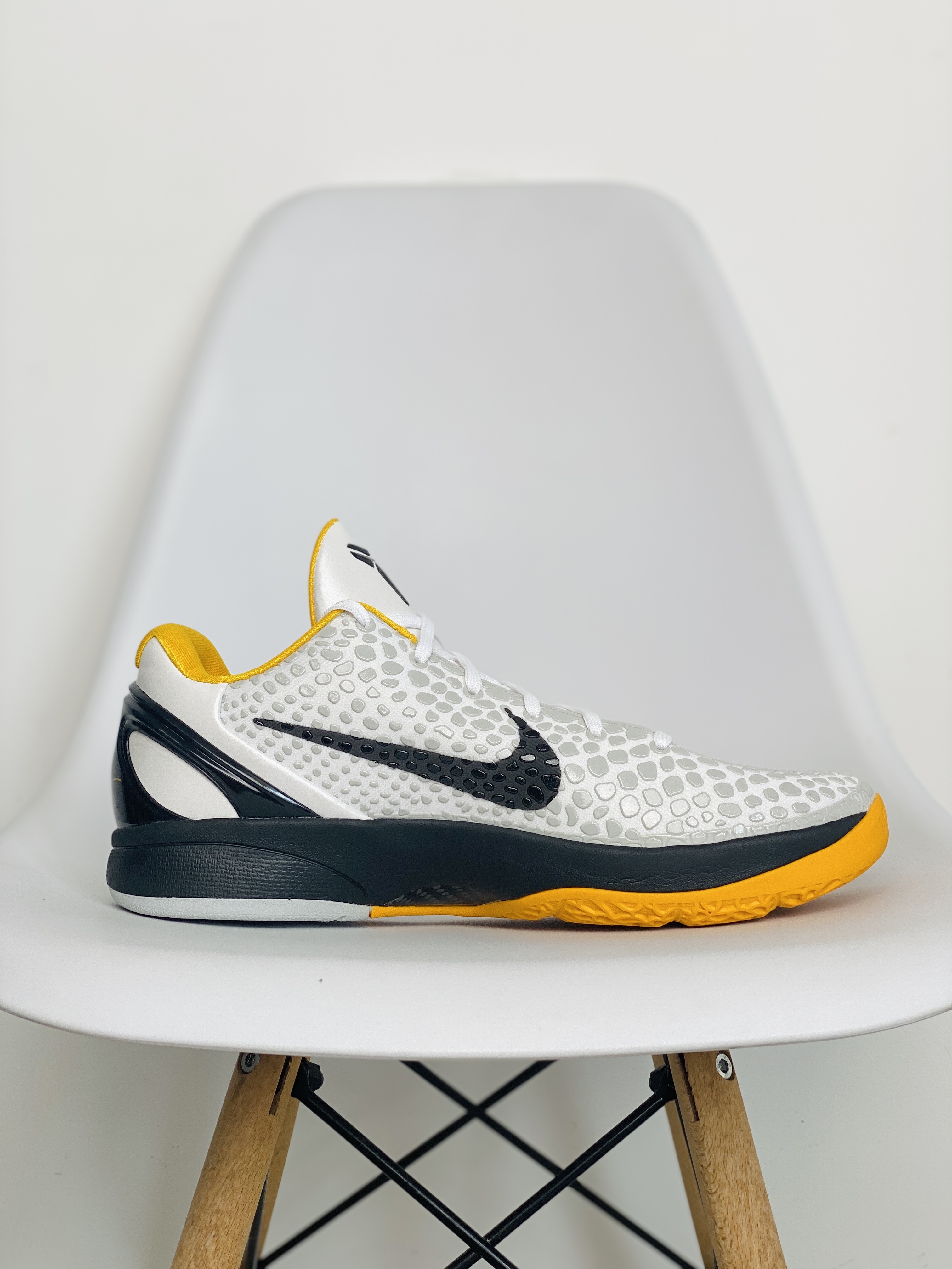 滅世純原 KOBE6 White Del Sol  季後賽 2021復刻 科比 6 低筒 球鞋 籃球鞋 實戰鞋 前後氣墊 真碳板 男鞋 CW2190-100