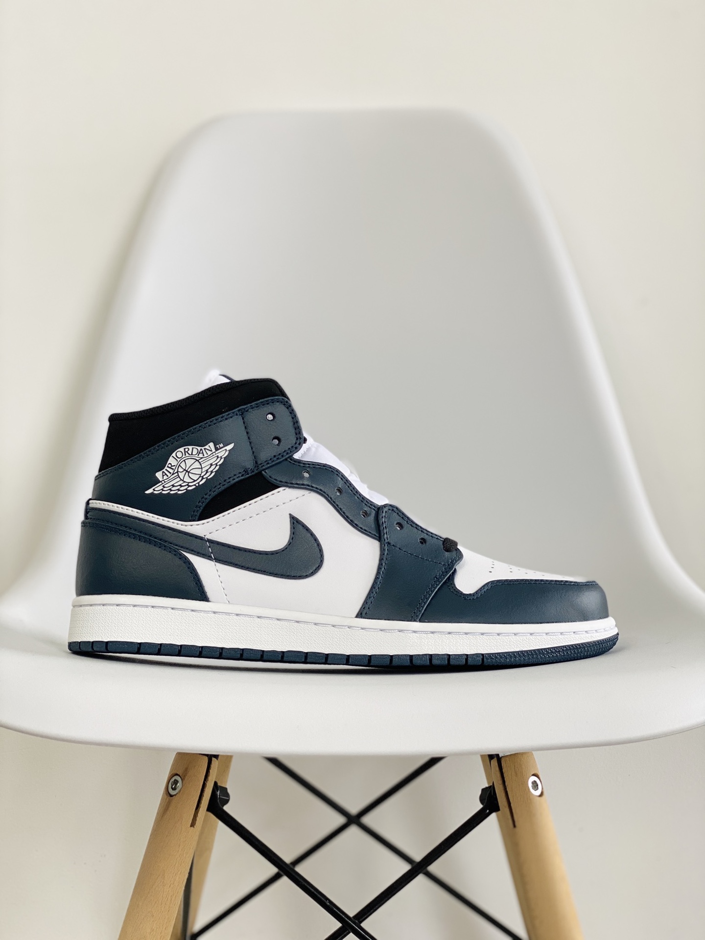 Air Jordan 1 Mid AJ1 Dark Teal 黑曜石 休闲鞋 女鞋 男鞋 情侣鞋 板鞋  554724-411