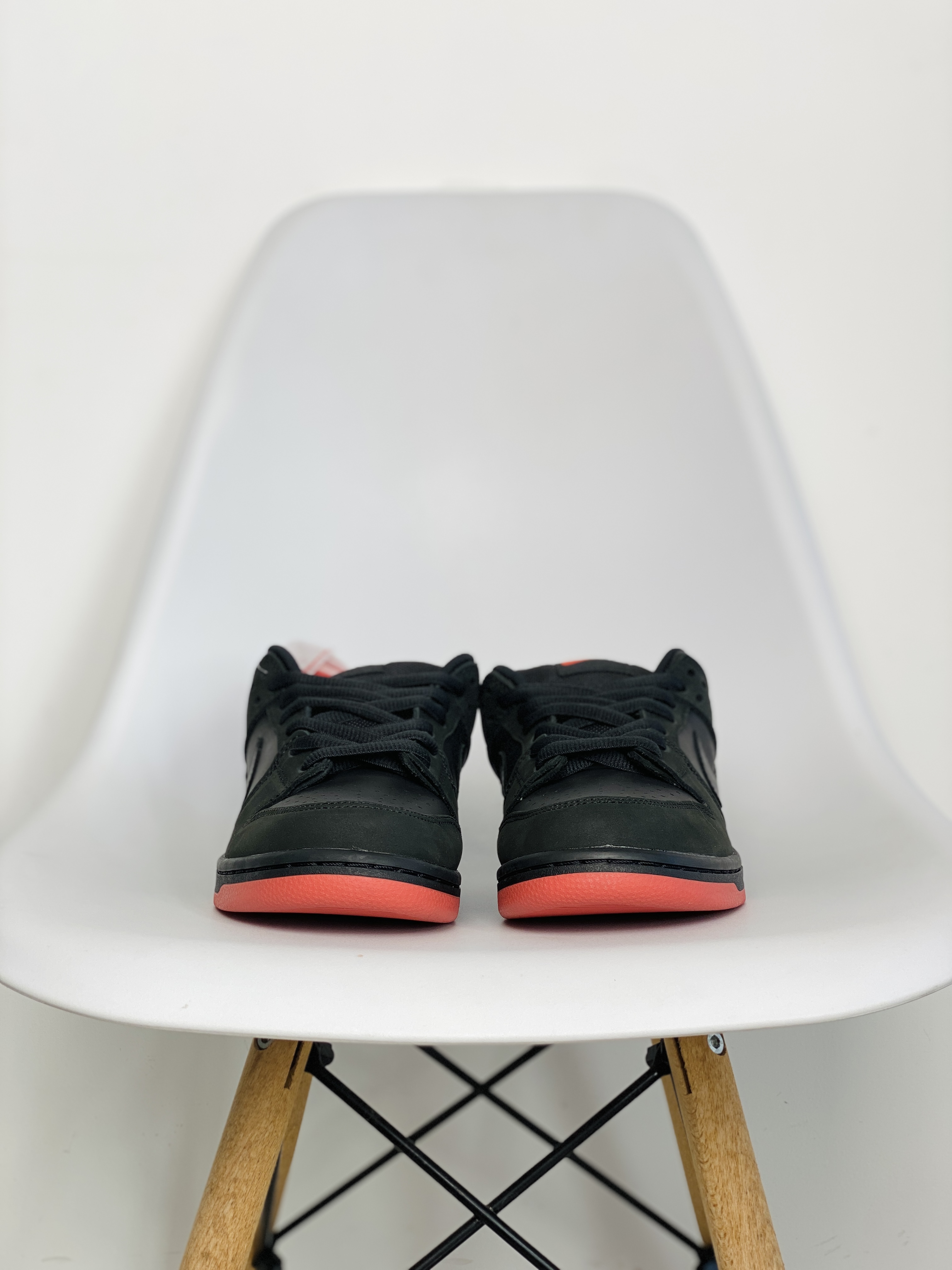 Staple dunk LowBlack Pigeon 黑鸽子  低筒 复古板鞋 休闲鞋 男鞋 女鞋  883232-008