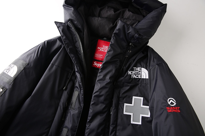 Supreme SS22 Week 5 THE NORTH FACE 联名款 Series Rescue Baltoro Jacket 反光救援印花连帽羽绒服 黑色 外套 长袖 保暖 男女同款 SUP-SS22-183