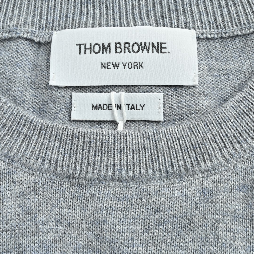 Thom Browne 经典四杠圆领羊毛衫 灰色 套头 毛衣 长袖 秋冬款 男女同款 