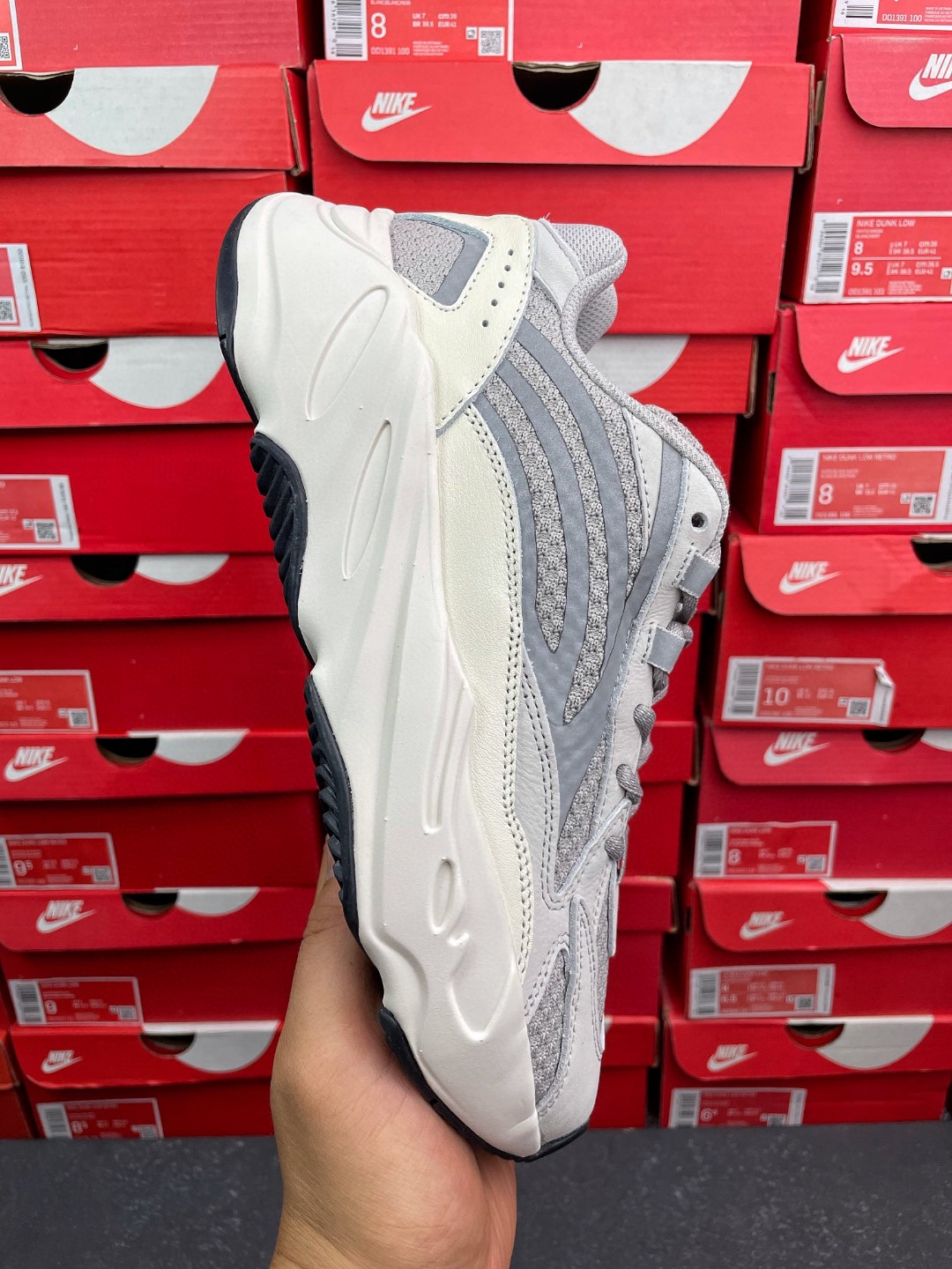 adidas originals Yeezy Boost 700V2 Static 灰白 低筒 休闲鞋 运动鞋 老爹鞋 男鞋 女鞋 EF2829