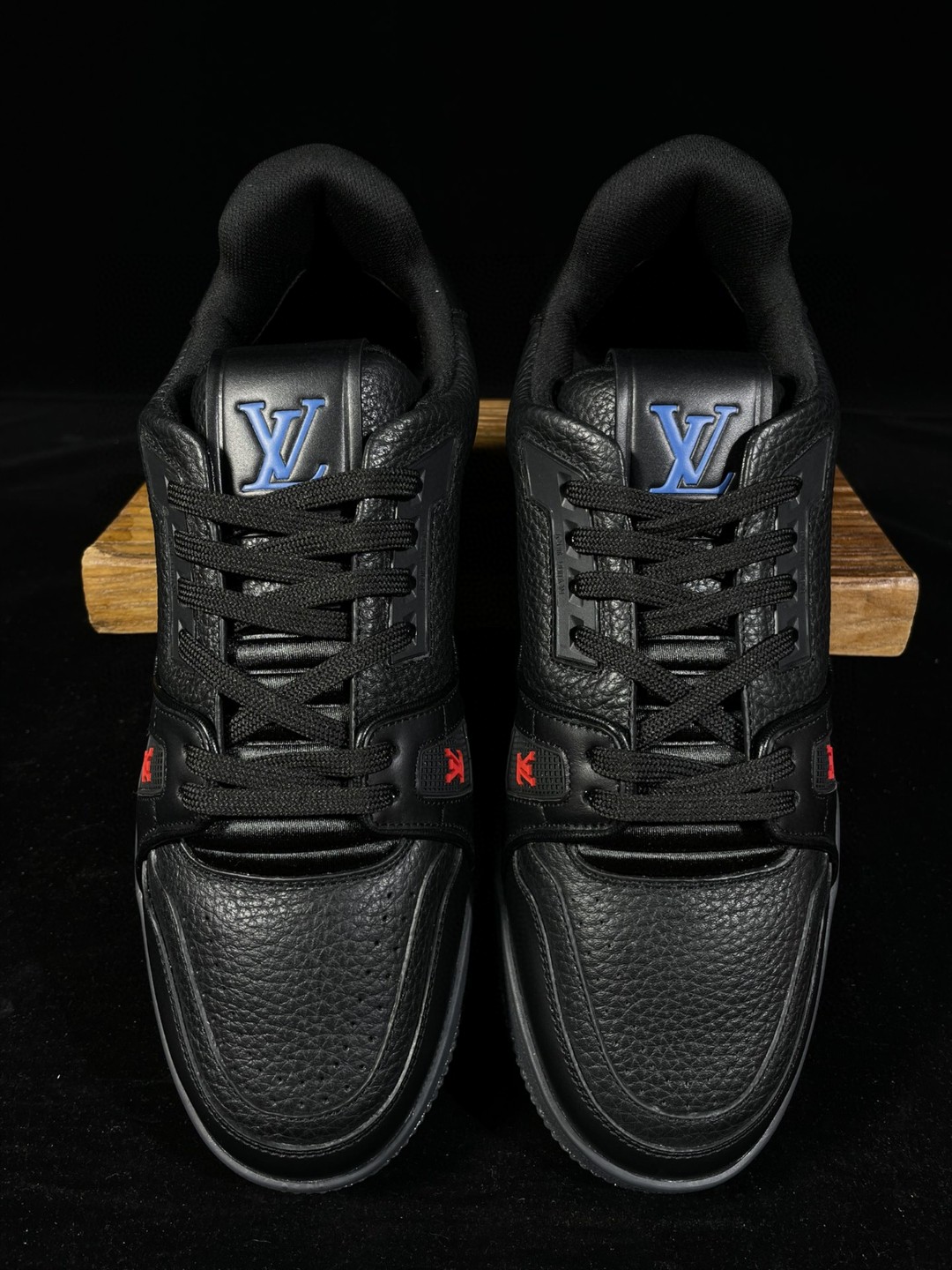 Louis Vuitton路易威登 Trainer 黑色 低筒 休闲鞋 板鞋 男鞋 女鞋 1A8ZQ9