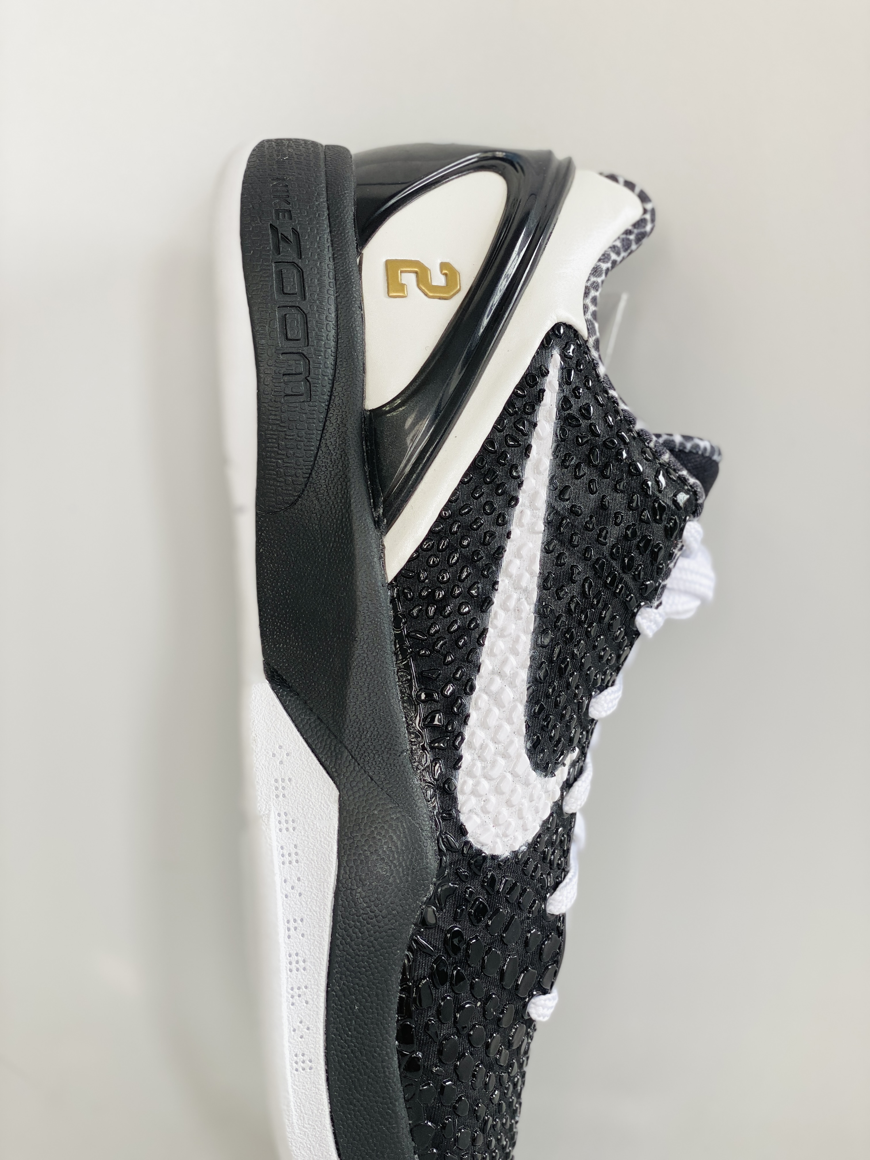 需预定 H12 Kobe6  GIGI mambacita  黑白  球鞋 籃球鞋 實戰鞋 前掌气垫 后掌EVA 真碳板 男鞋   CW2190-002