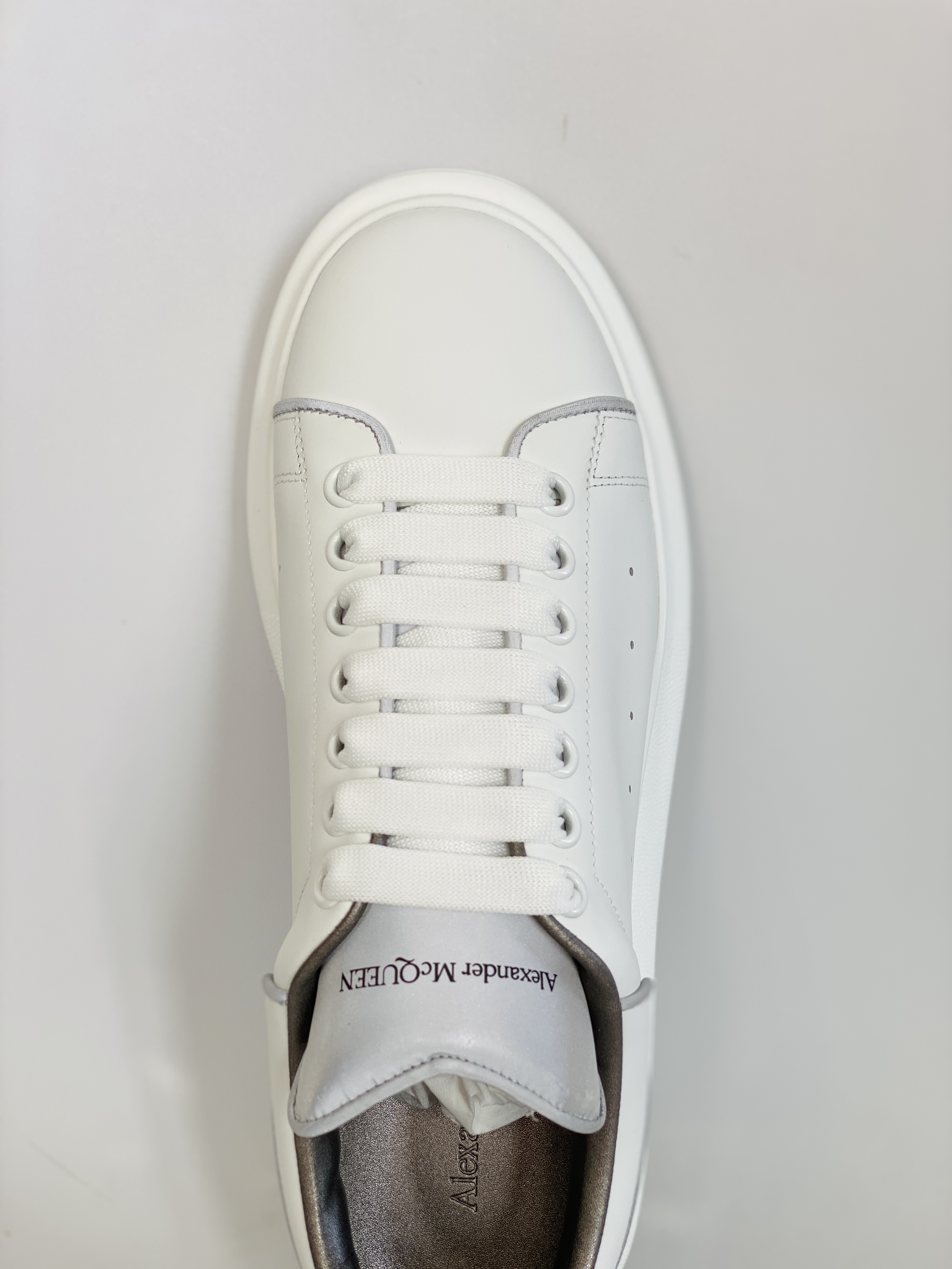 Alexander McQueen 麦昆 白灰 3M反光 低筒 板鞋 休闲鞋 厚底鞋 增高鞋 男鞋 女鞋 561123WHTQK9071