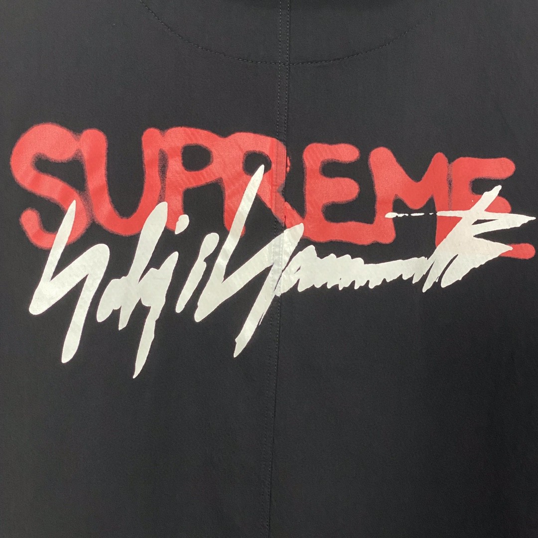 [Copy]Supreme FW20 Week 4Supreme Yohji Yamamoto 山本耀司联名款背后双 Logo 黑色 连帽长款风衣 夹克 外套 男女同款 SUP-FW20-103