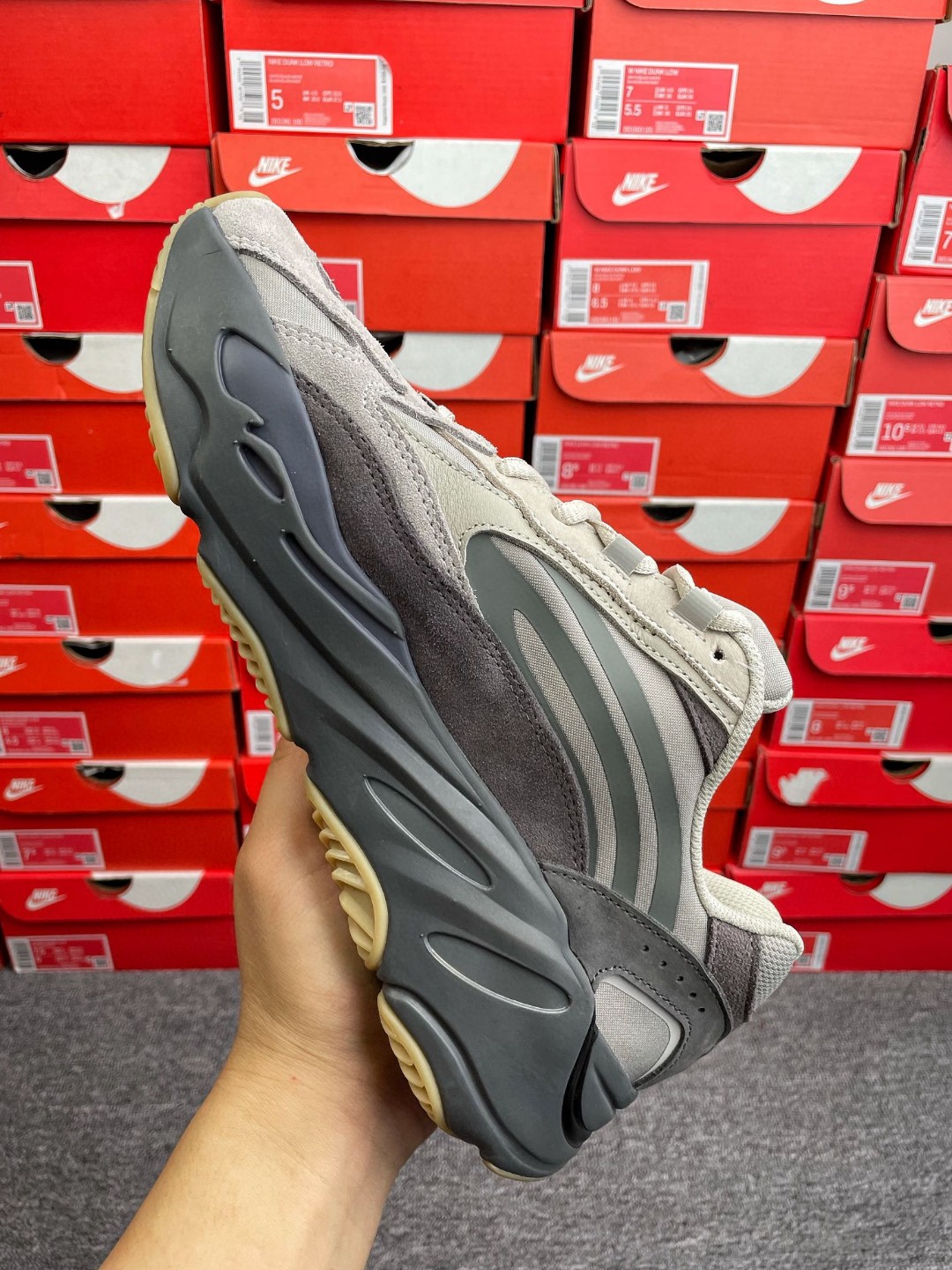 adidas originals Yeezy Boost 700V2  Tephra 火山棕灰色 低筒 休闲鞋 运动鞋 老爹鞋 男鞋 女鞋 FU7914