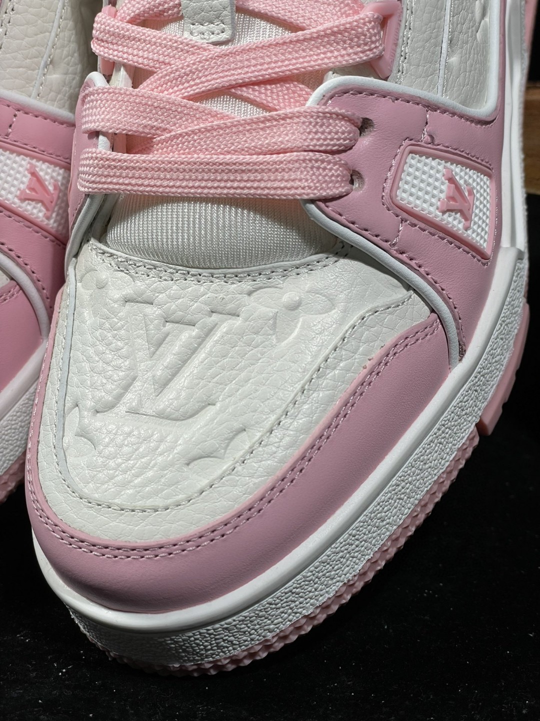 Louis Vuitton 路易威登 Trainer 白粉 低筒 休闲鞋 板鞋 运动鞋 男鞋 女鞋 