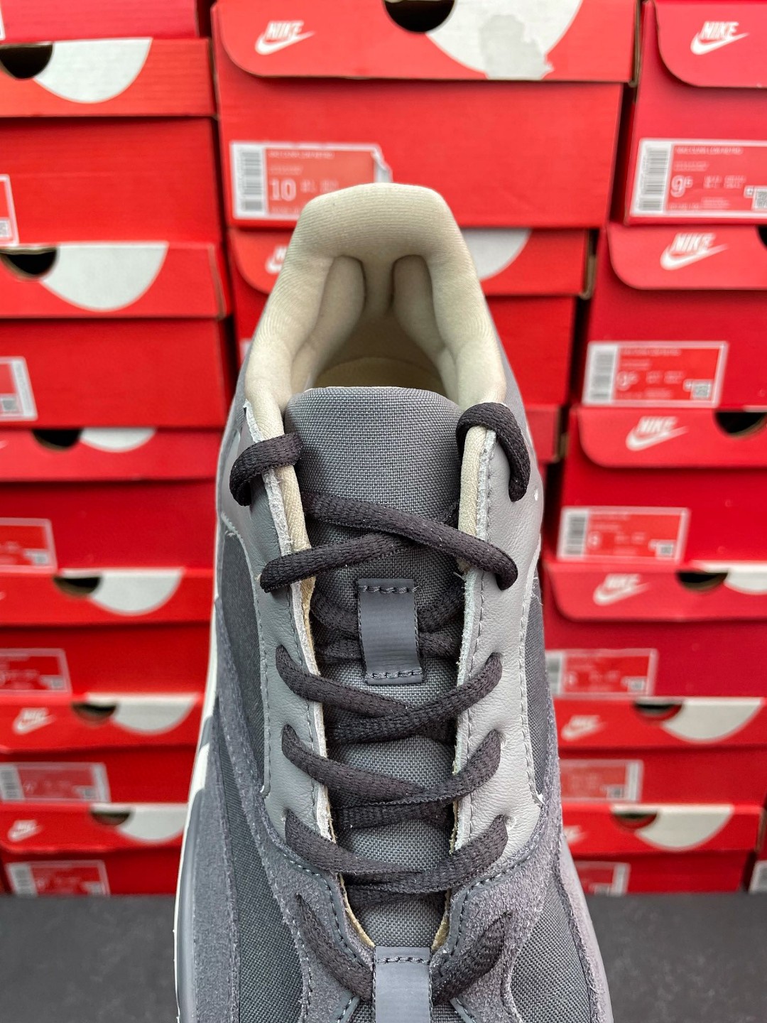 adidas originals Yeezy Boost 700  Magnet 水泥灰 低筒 休闲鞋 运动鞋 老爹鞋 男鞋 女鞋 FV9922