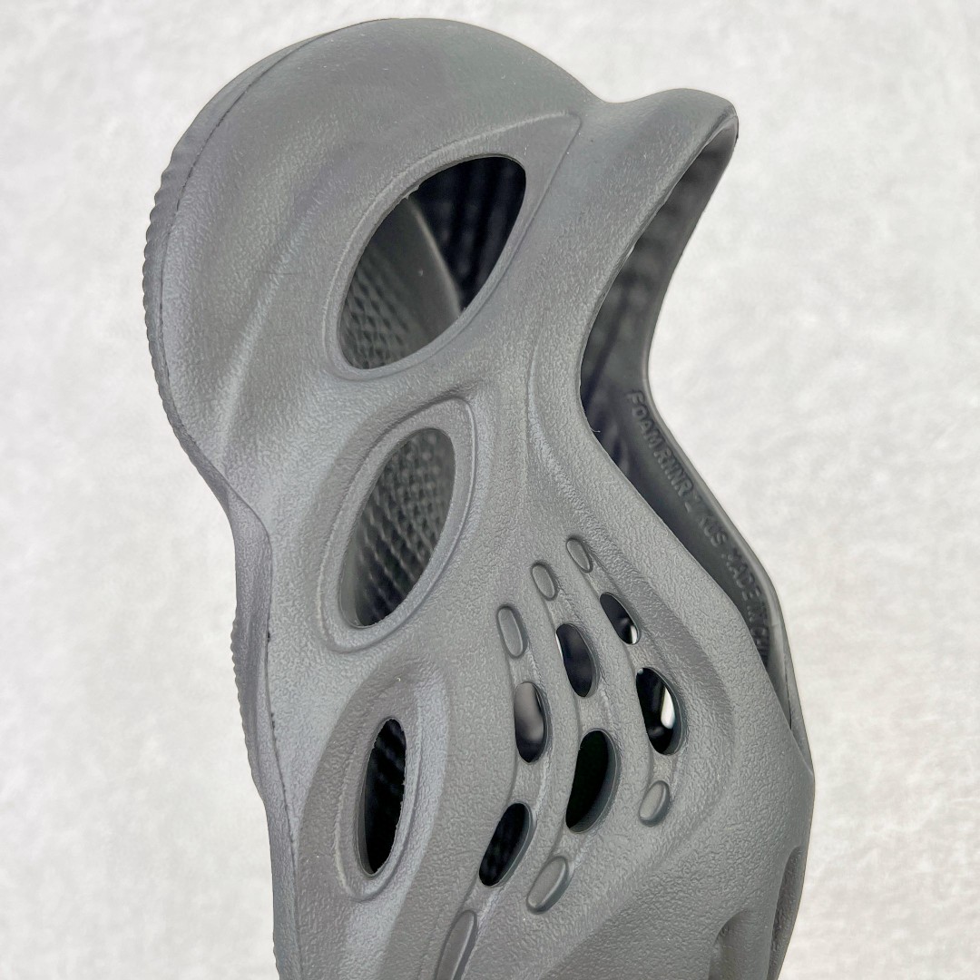 adidas originals Yeezy Foam Runner Onyx 黑色玛瑙 黑武士 低筒 洞洞鞋 休闲鞋 拖鞋 童鞋 HP5347