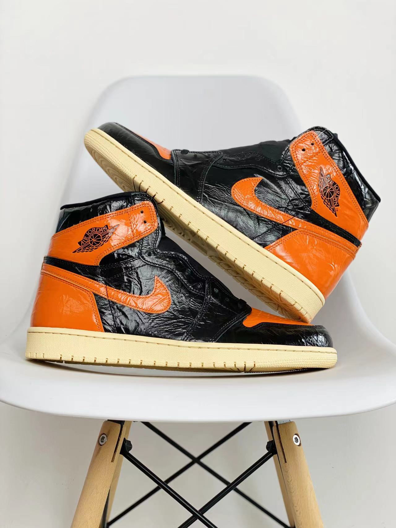 Air Jordan 1 AJ1 Retro OG 豬油扣碎 高筒 休闲鞋 男鞋 板鞋  555088-028