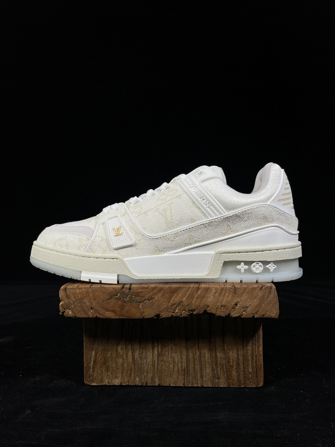Louis Vuitton 路易威登 Trainer 白牛仔 低筒 休闲鞋 板鞋 运动鞋 男鞋 女鞋 1A8Z4V