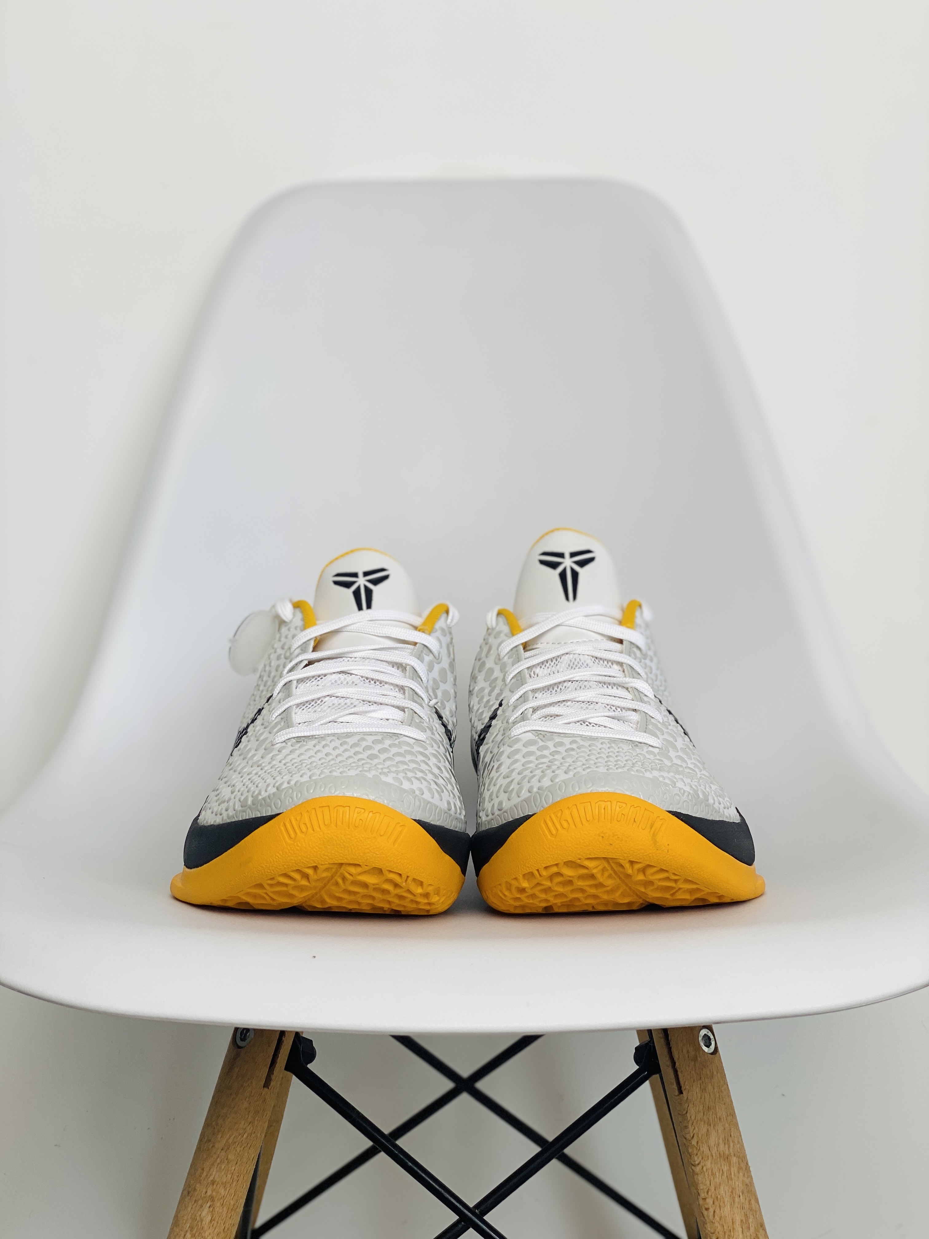 滅世純原 KOBE6 White Del Sol  季後賽 2021復刻 科比 6 低筒 球鞋 籃球鞋 實戰鞋 前後氣墊 真碳板 男鞋 CW2190-100