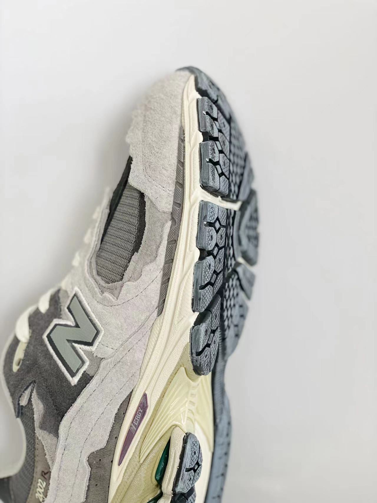 新版 New Balance 2002R Protection Pack 云雨灰 低筒 跑步鞋 运动鞋 休闲鞋 男鞋 女鞋 M2002RDA