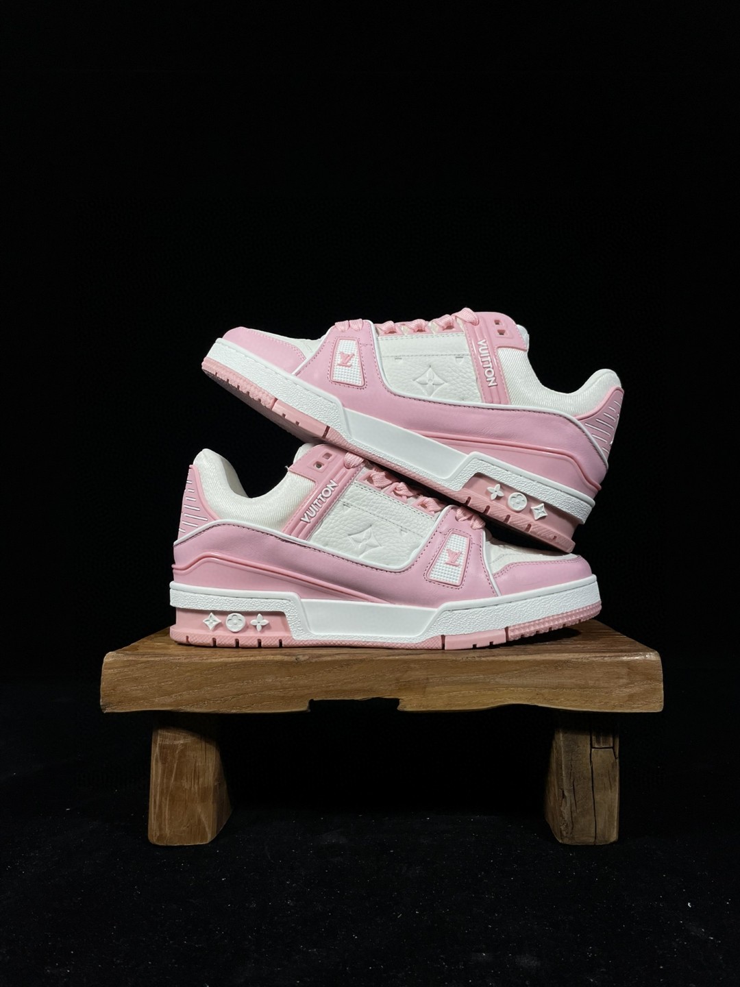 Louis Vuitton 路易威登 Trainer 白粉 低筒 休闲鞋 板鞋 运动鞋 男鞋 女鞋 