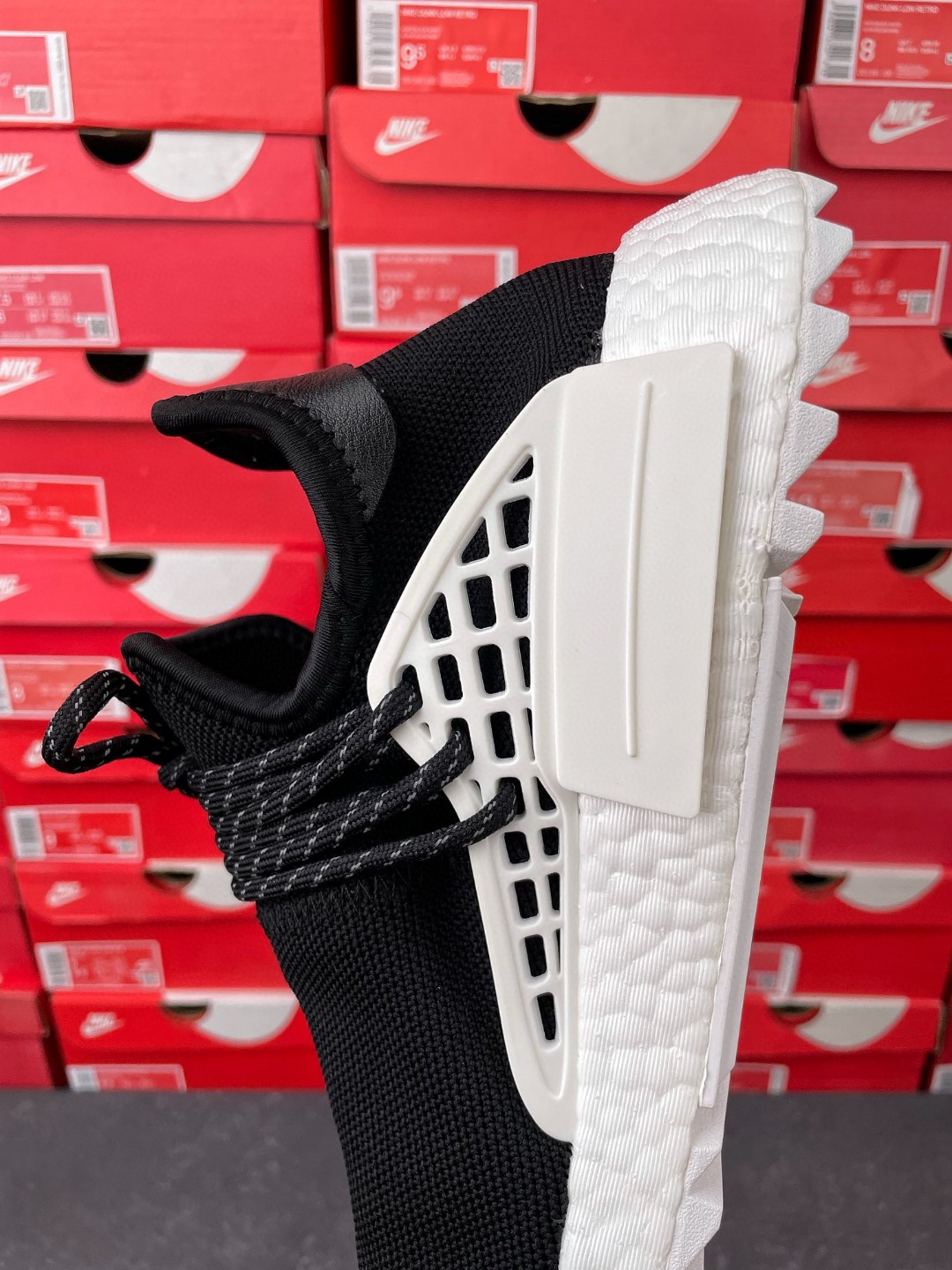 Pharrell Williams x adidas originals NMD HU Human Black 菲董联名 黑色 低筒 运动鞋 休闲鞋 男鞋