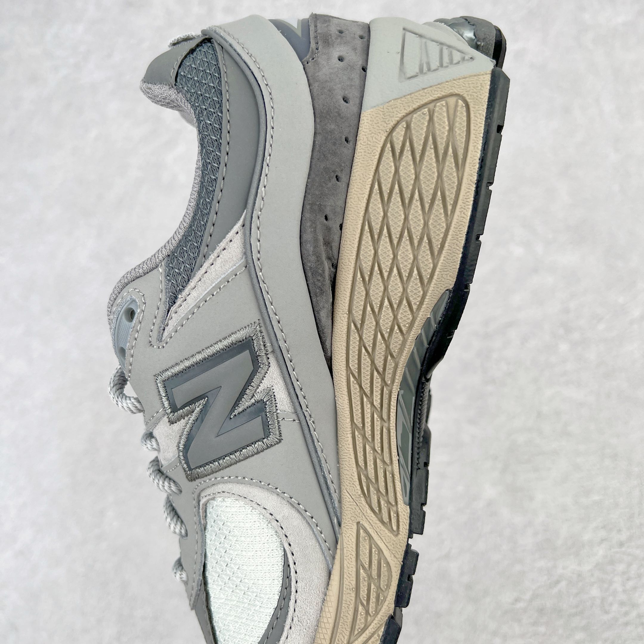 New Balance 2002R 灰色  低筒 跑步鞋 运动鞋 休闲鞋 男鞋 女鞋  